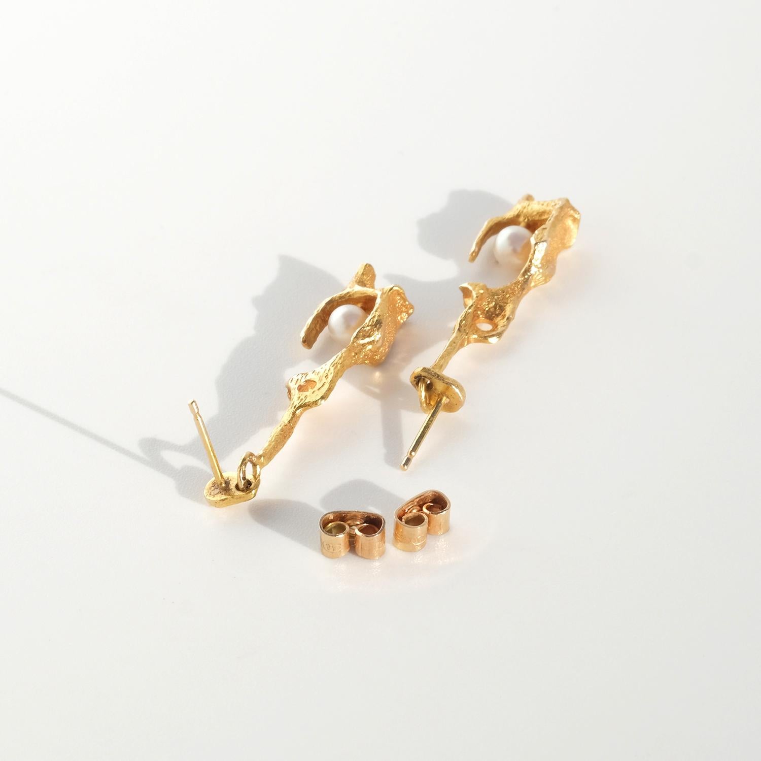 14K Gold and Pearl Earrings by Björn Weckström for Lapponia Made 1971 For Sale 2