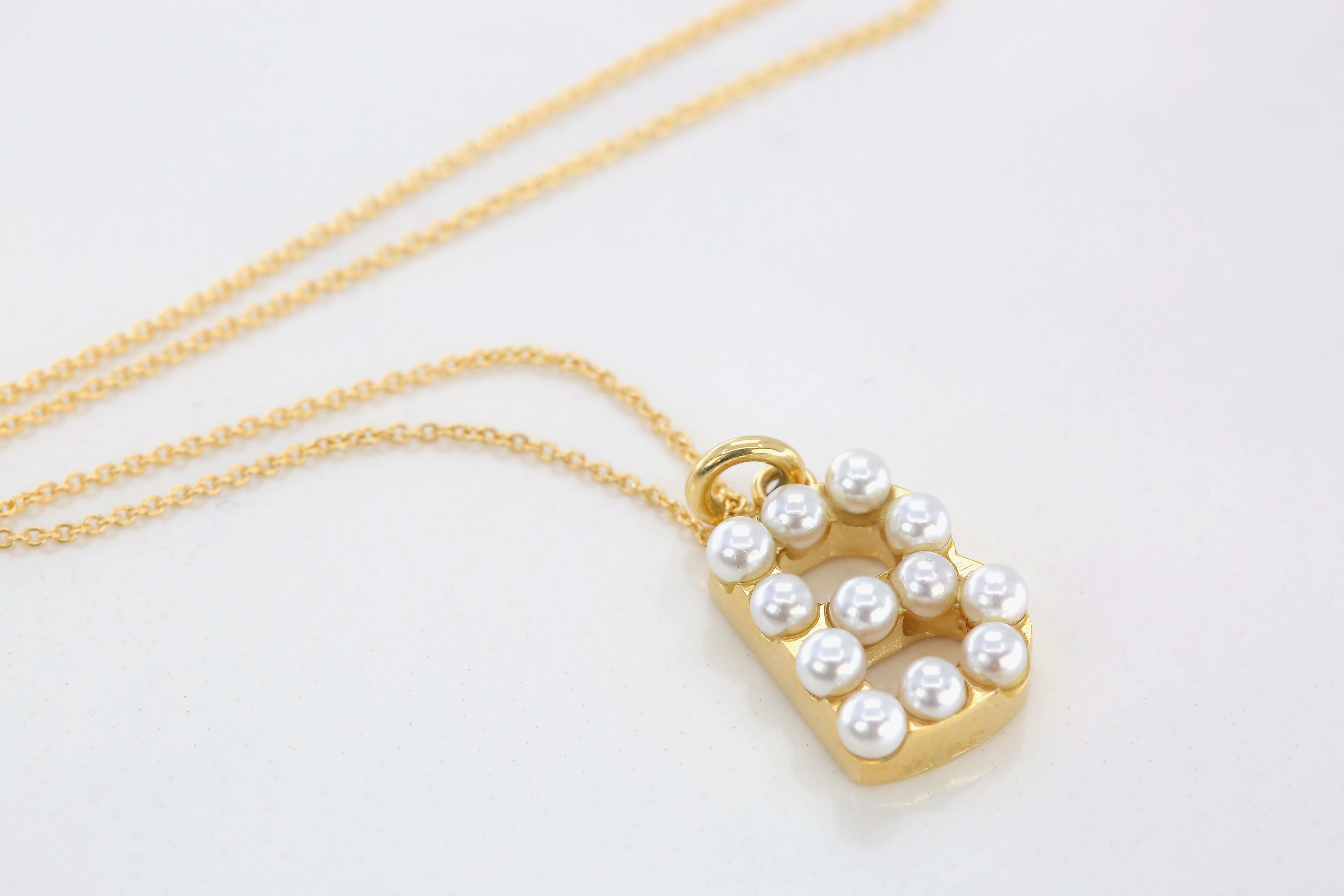 14K Gold- und Perlen-Halskette mit Initialen B im Angebot 1