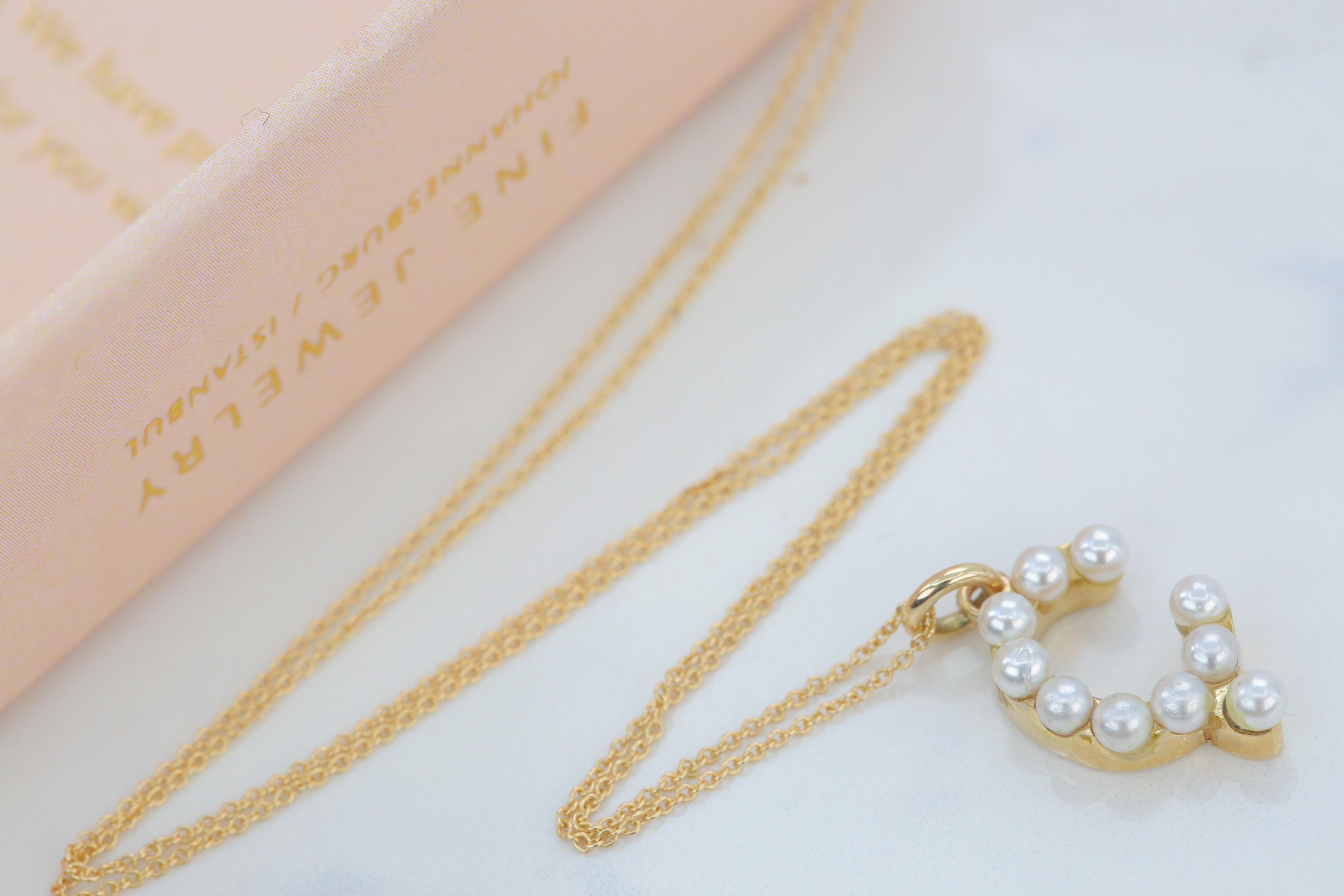 14K Gold und Perle Initiale Buchstabe Ç Halskette (Moderne) im Angebot