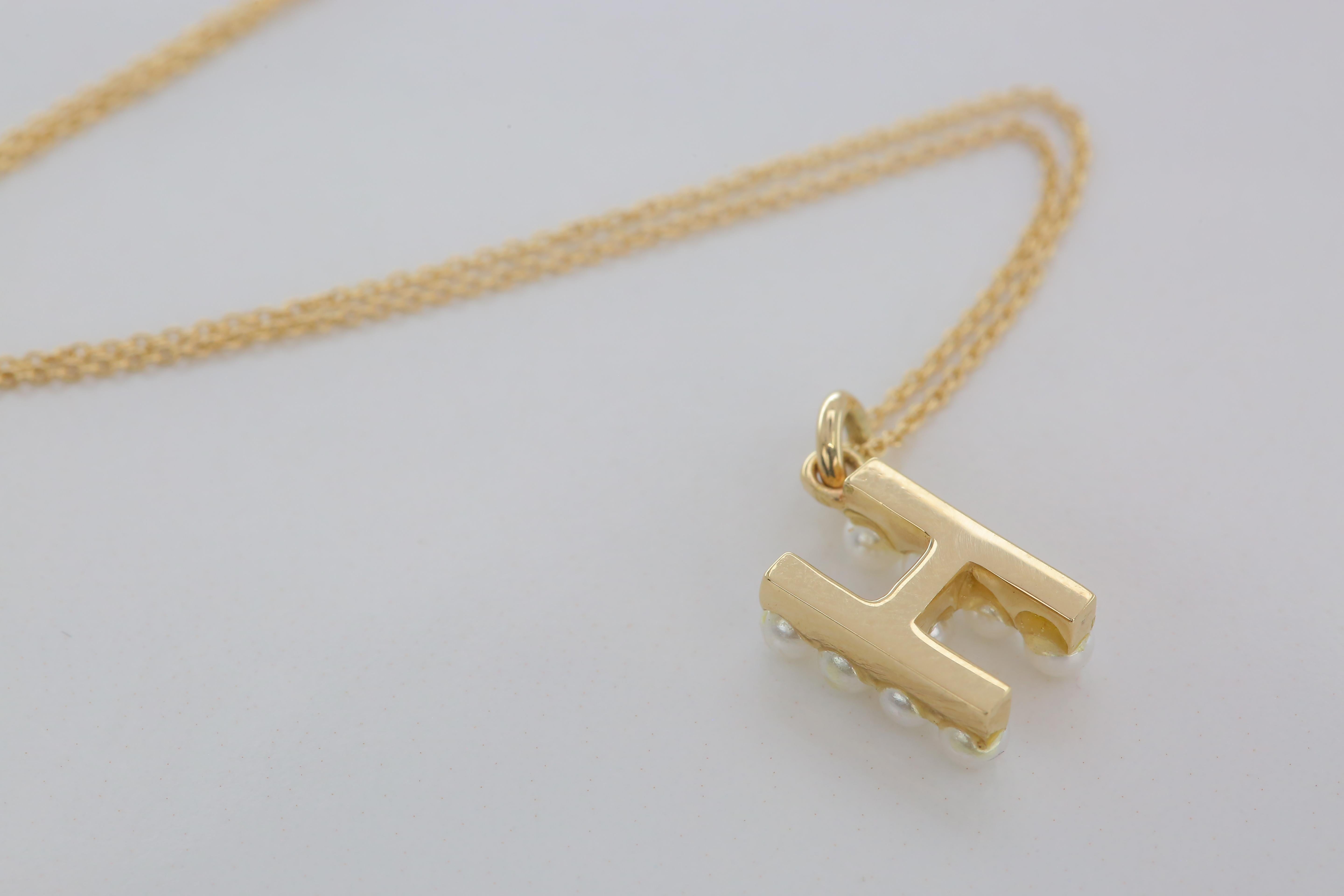 14K Gold and Pearl Initial Letter H Necklace In New Condition For Sale In ISTANBUL, TR