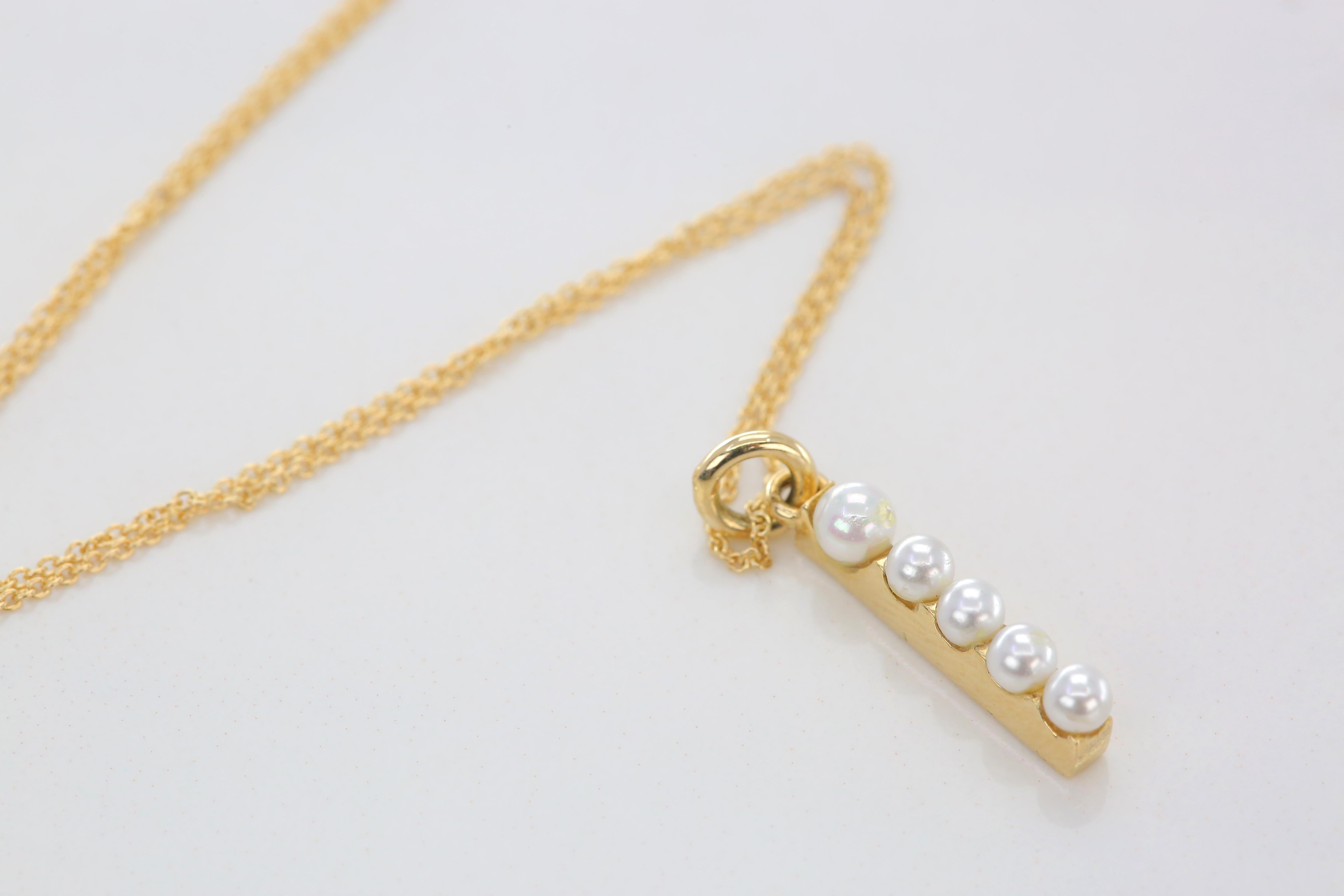 14K Gold and Pearl Initial Letter 'İ' Necklace For Sale 1