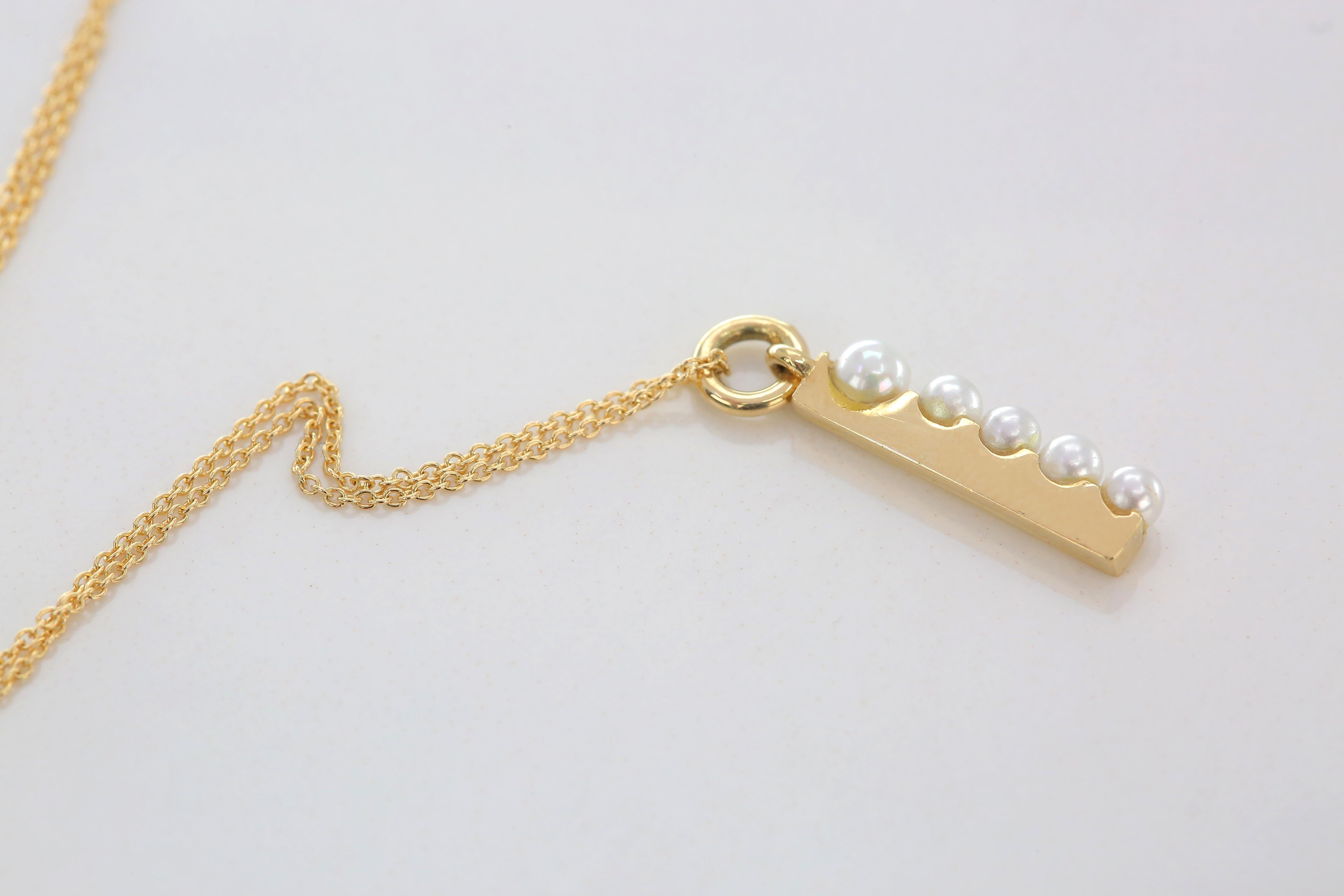 14K Gold and Pearl Initial Letter 'İ' Necklace For Sale 2