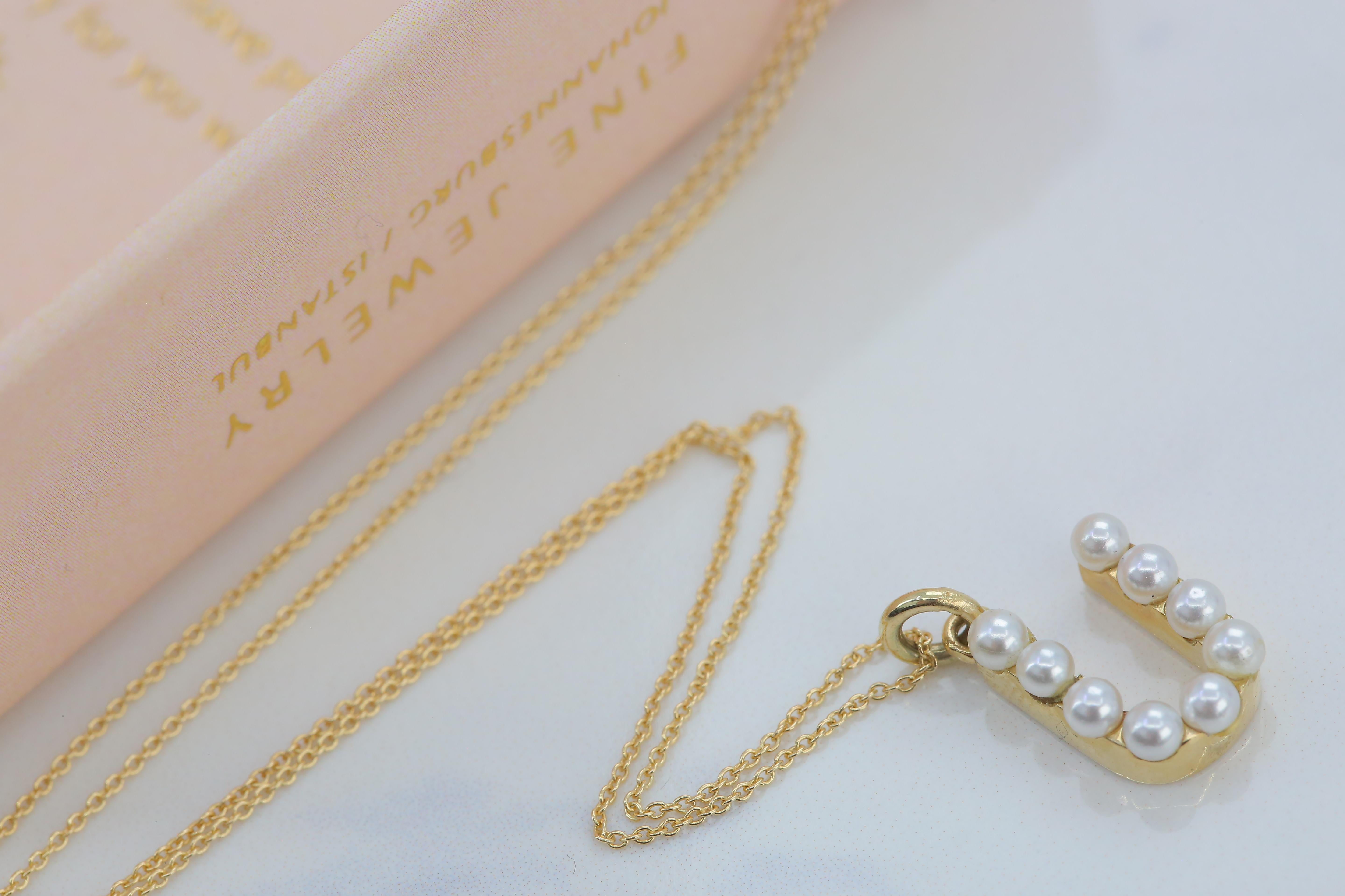 14K Gold and Pearl Initial Letter U Necklace In New Condition For Sale In ISTANBUL, TR