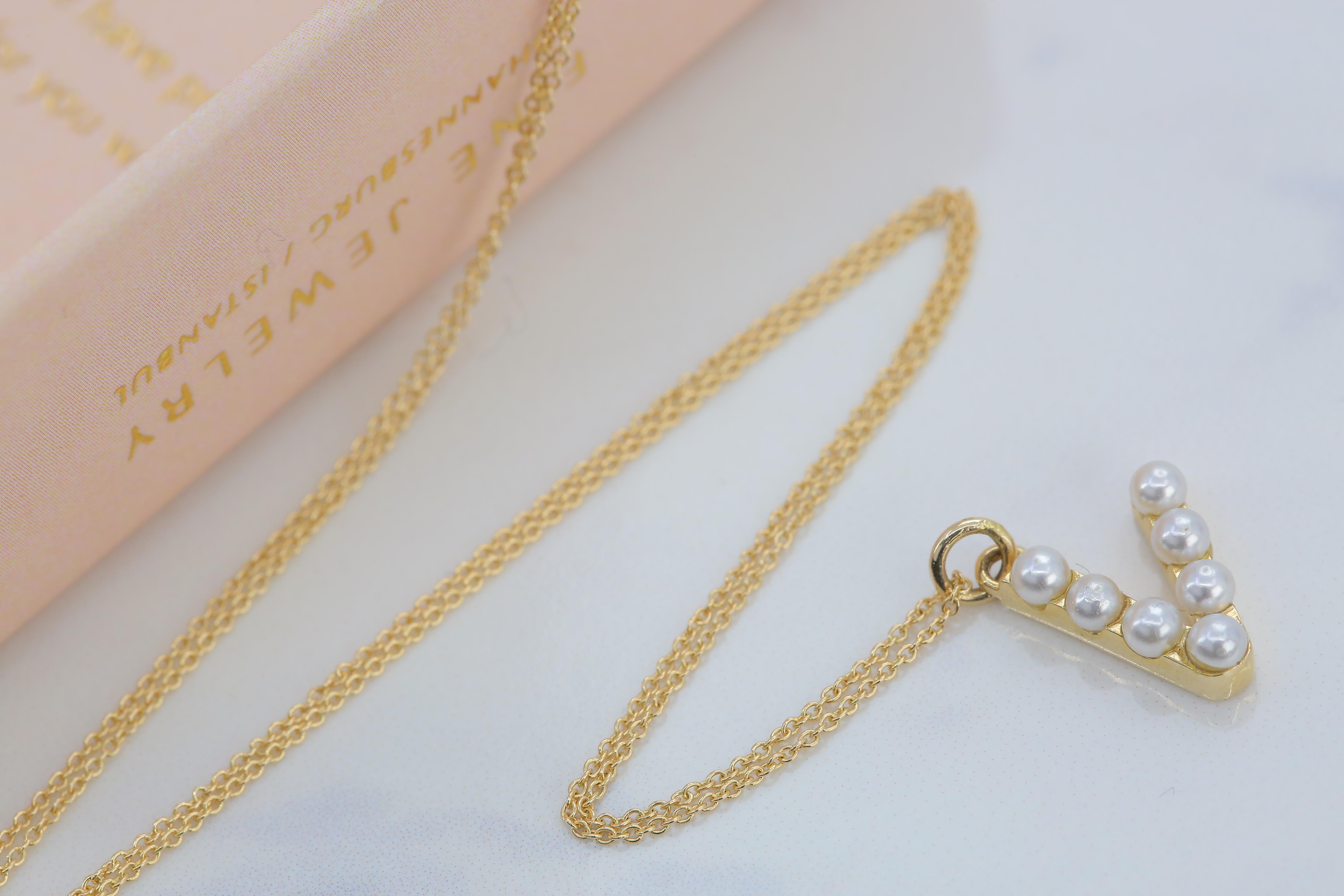 Modern 14K Gold and Pearl Initial Letter V Necklace For Sale