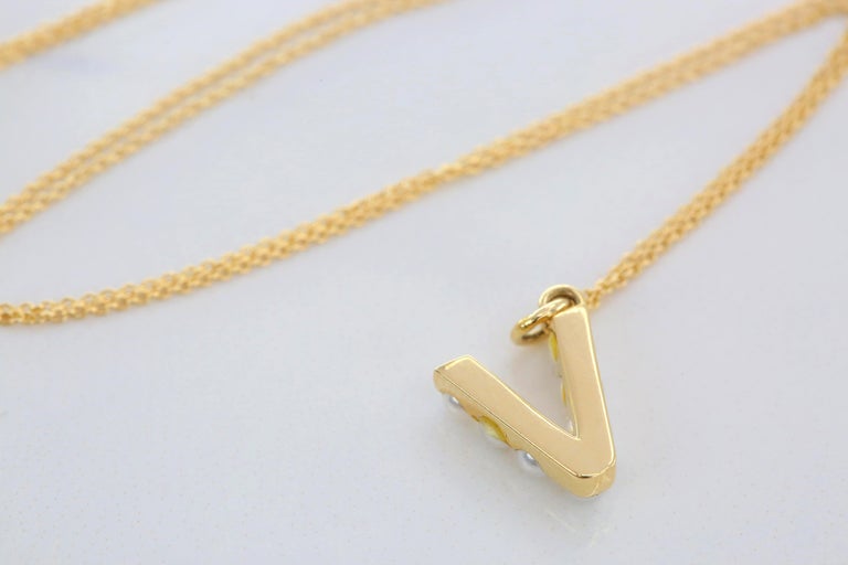 14K Gold and Pearl Initial Letter V Necklace For Sale at 1stDibs