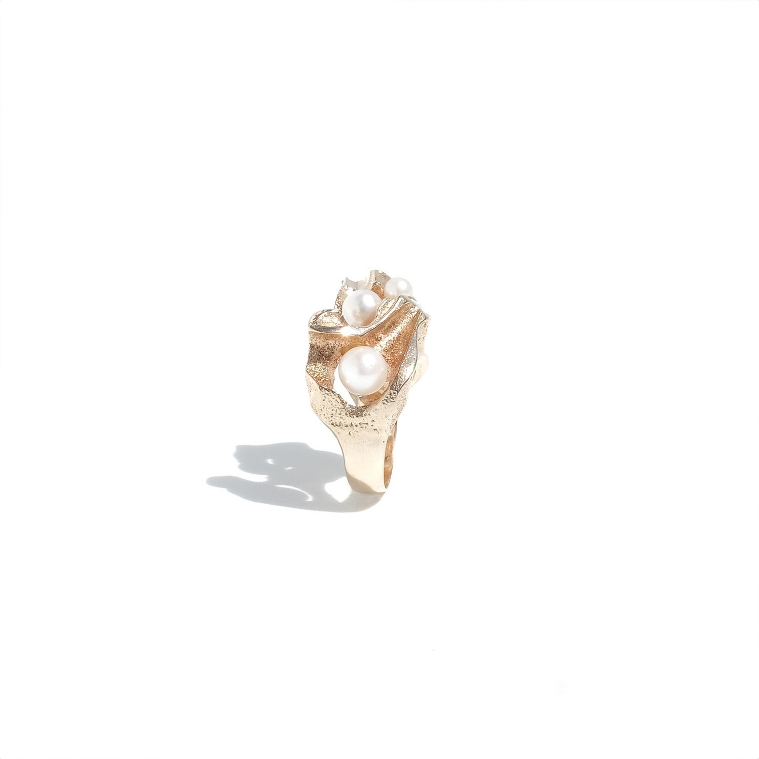 Bead 14K Gold and Pearl Ring by Björn Weckström Made in the 1970s For Sale