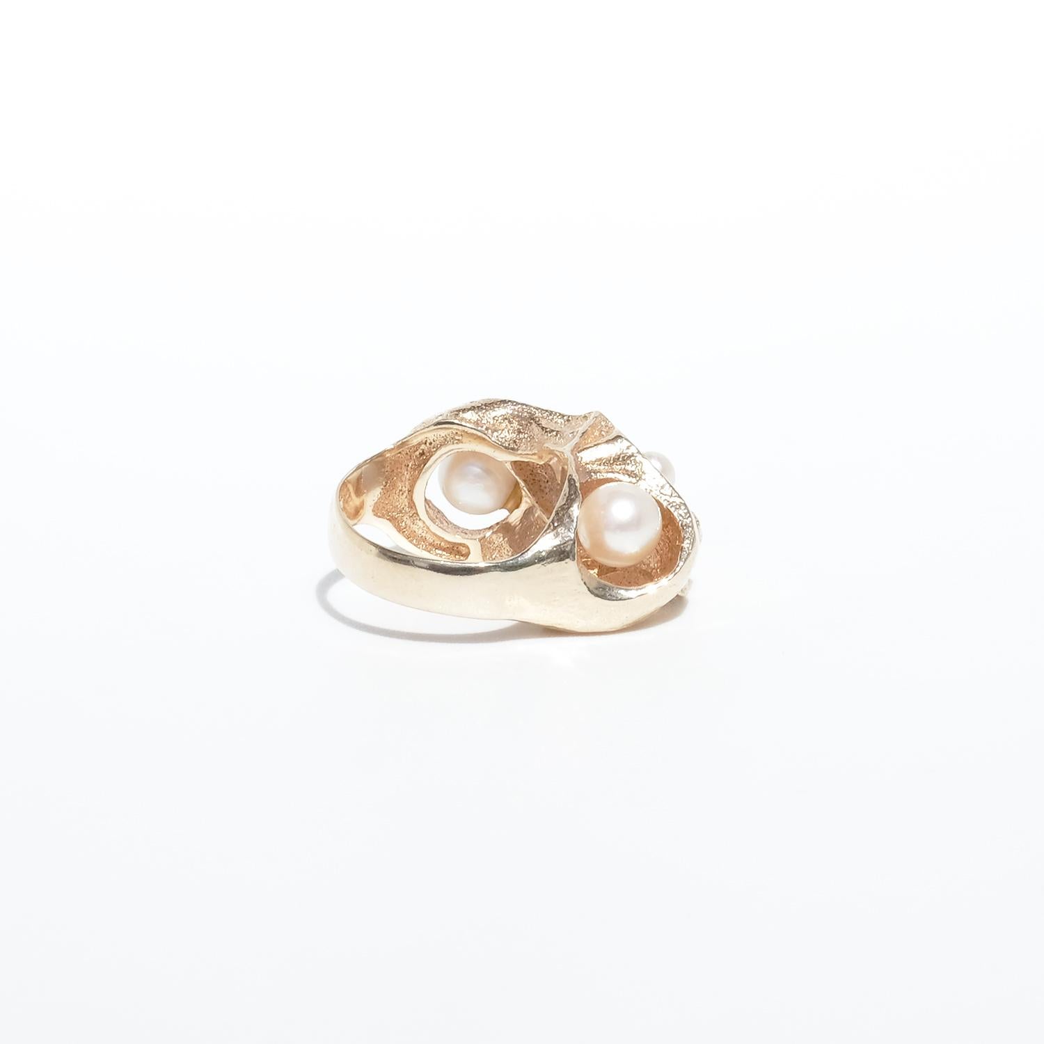 14K Gold and Pearl Ring by Björn Weckström Made in the 1970s For Sale 1