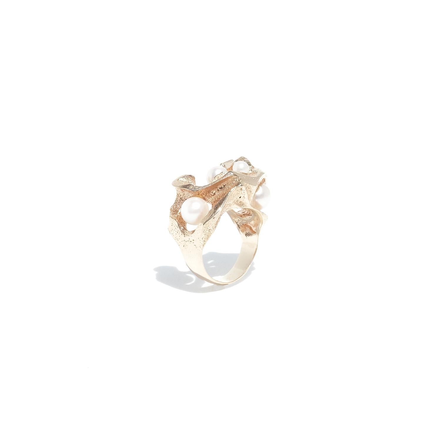 14K Gold and Pearl Ring by Björn Weckström Made in the 1970s For Sale 2