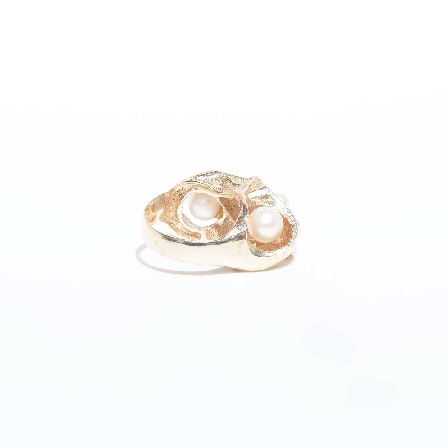14K Gold and Pearl Ring by Björn Weckström Made in the 1970s For Sale 3