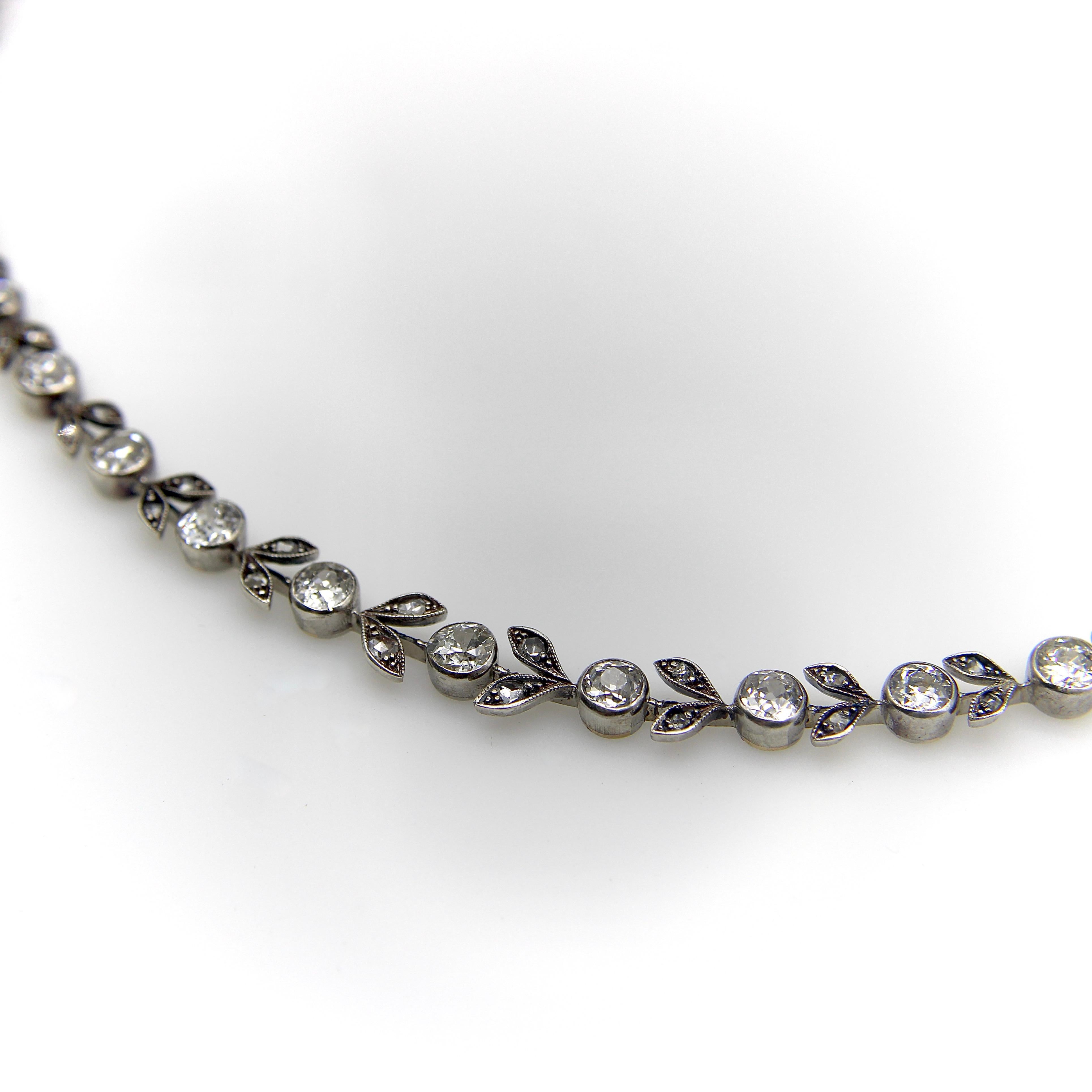 14K Gold and Silver Belle Époque Antique Diamond Garland Necklace In Good Condition For Sale In Venice, CA