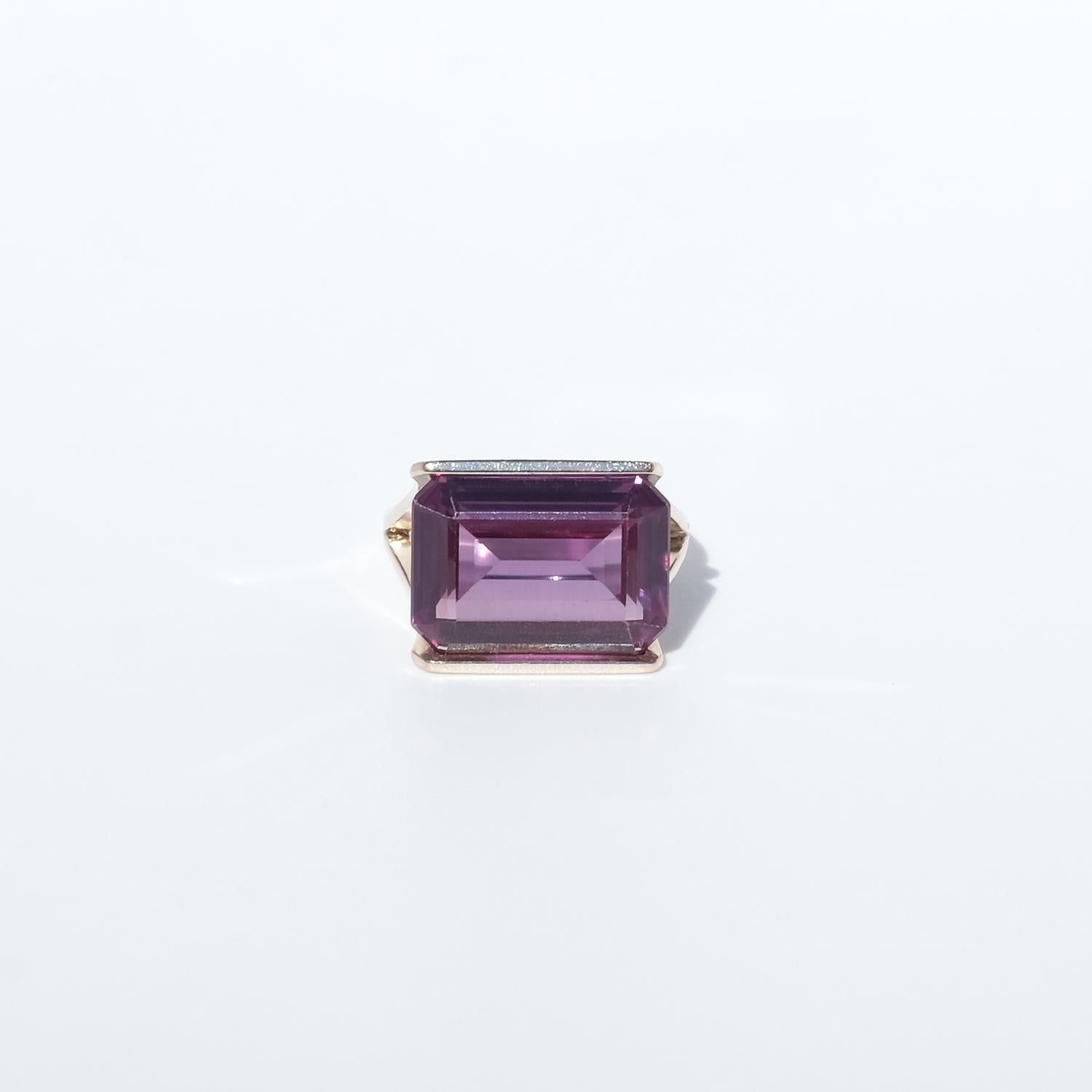 14K Gold und synthetisches Korund Vintage-Ring im Zustand „Gut“ im Angebot in Stockholm, SE