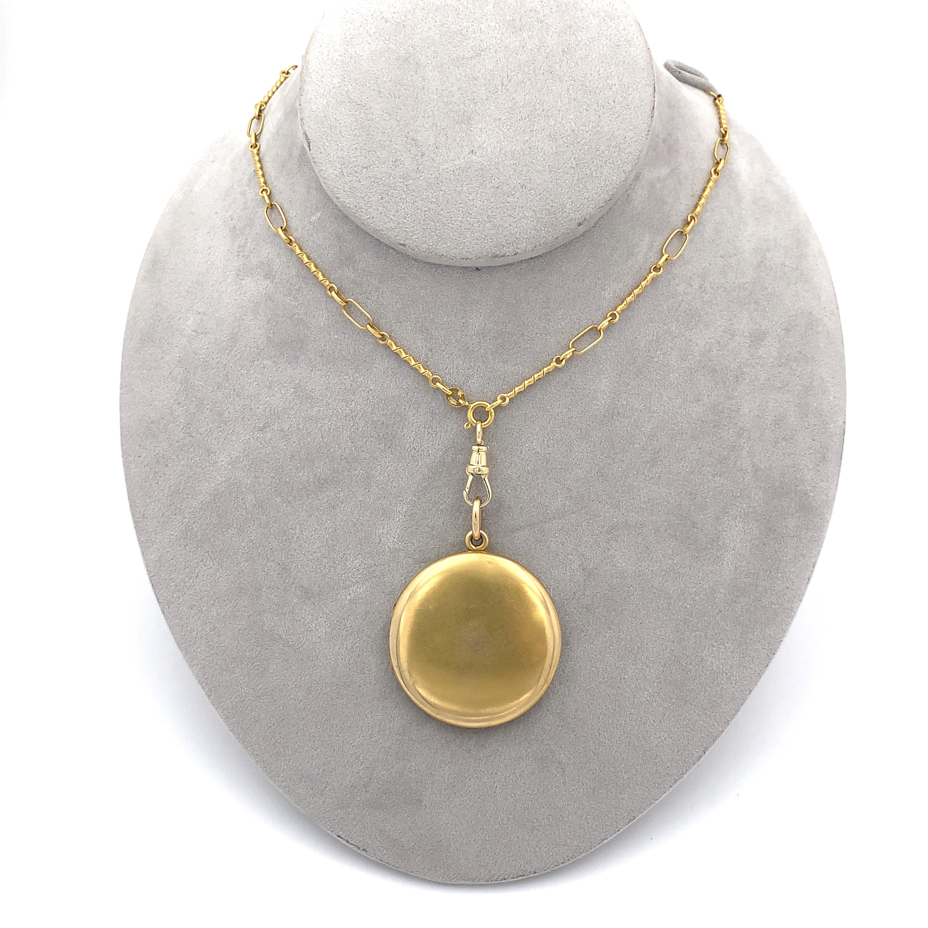 14K gold Antique Locket on 18K gold Hand Made Chain For Sale 4