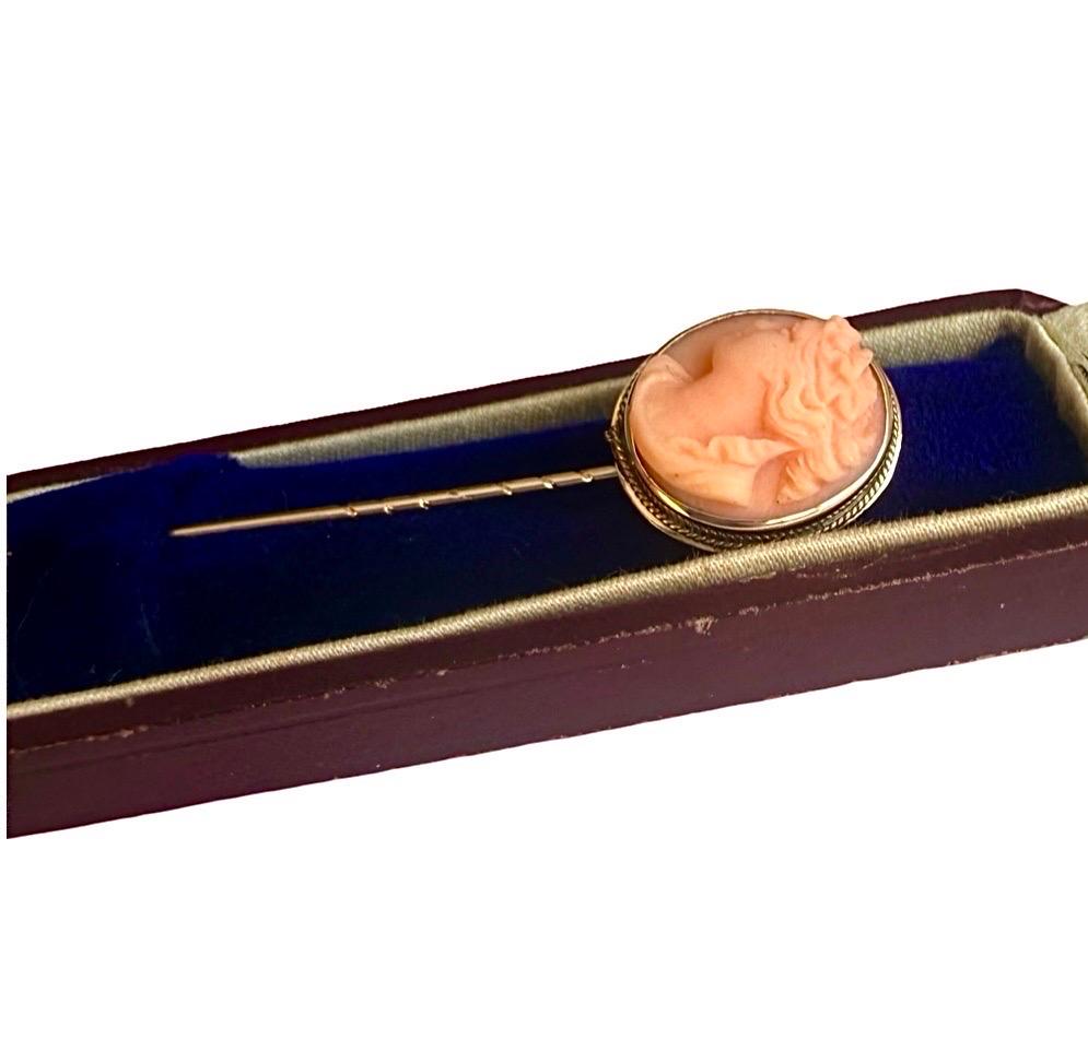 14k Gold Antique Victorian sculpté Coral Cameo Stickpin, Greek Goddess, 14ct box en vente 6