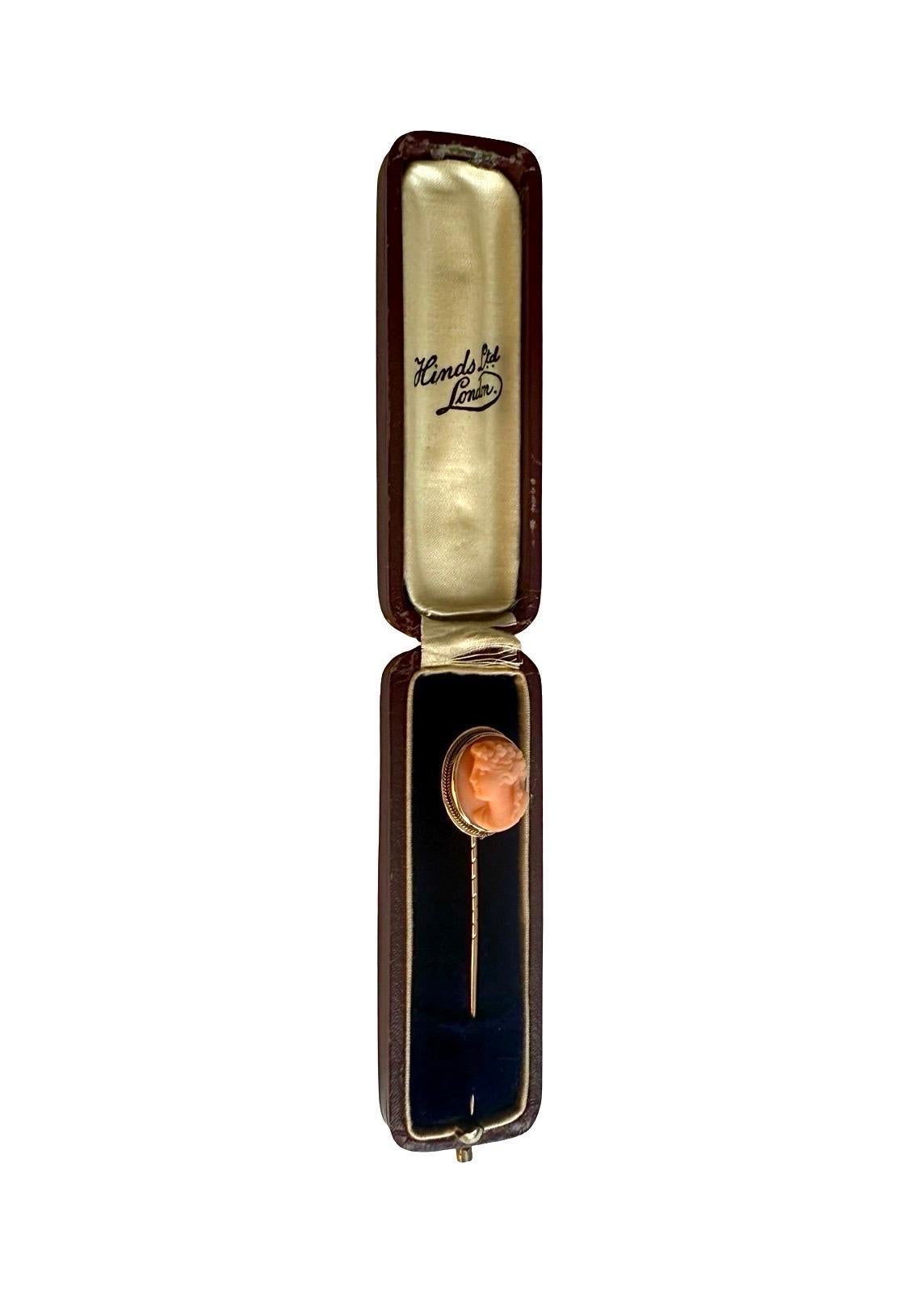14k Gold Antique Victorian sculpté Coral Cameo Stickpin, Greek Goddess, 14ct box en vente 7