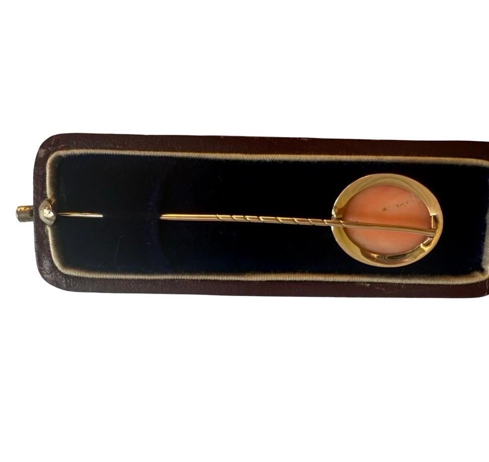 14k Gold Antique Victorian sculpté Coral Cameo Stickpin, Greek Goddess, 14ct box en vente 4