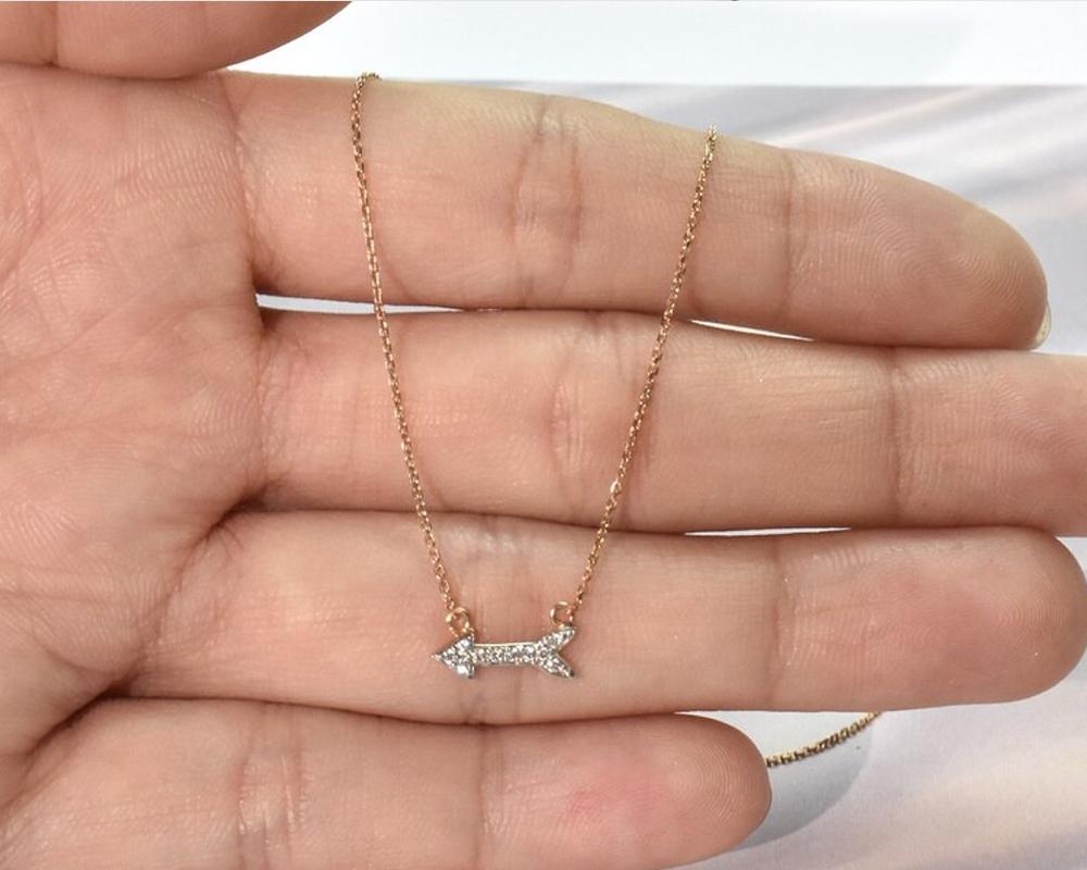 Round Cut 14k Gold Arrow Gold Diamond Necklace with Thin Chain Bridal Necklace For Sale