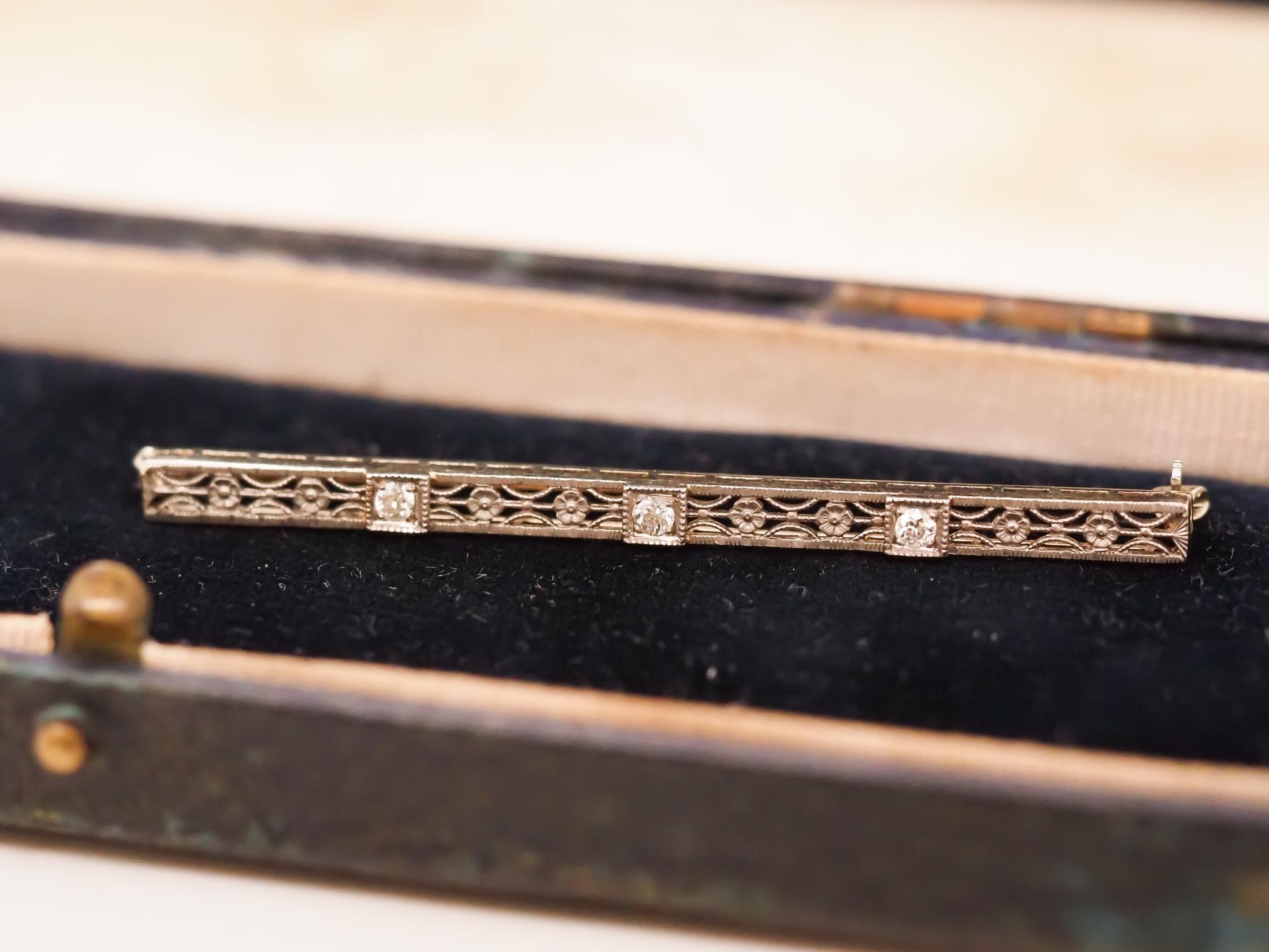 14K Gold Art Deco Diamant Bar-Brosche/Anstecknadel mit filigranem Filigran im Zustand „Gut“ im Angebot in Atlanta, GA
