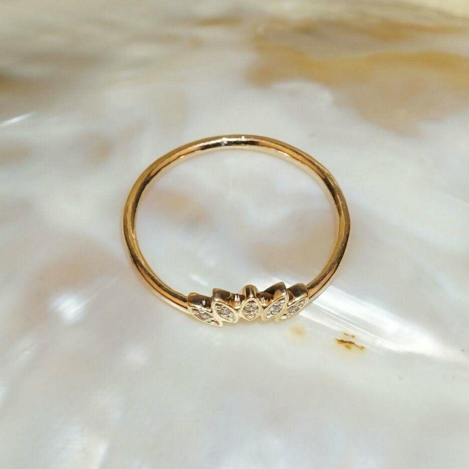 14k Gold Art Deco Diamond Ring Wedding Ring Stackable Diamond Crown Ring Band In New Condition For Sale In Chicago, IL
