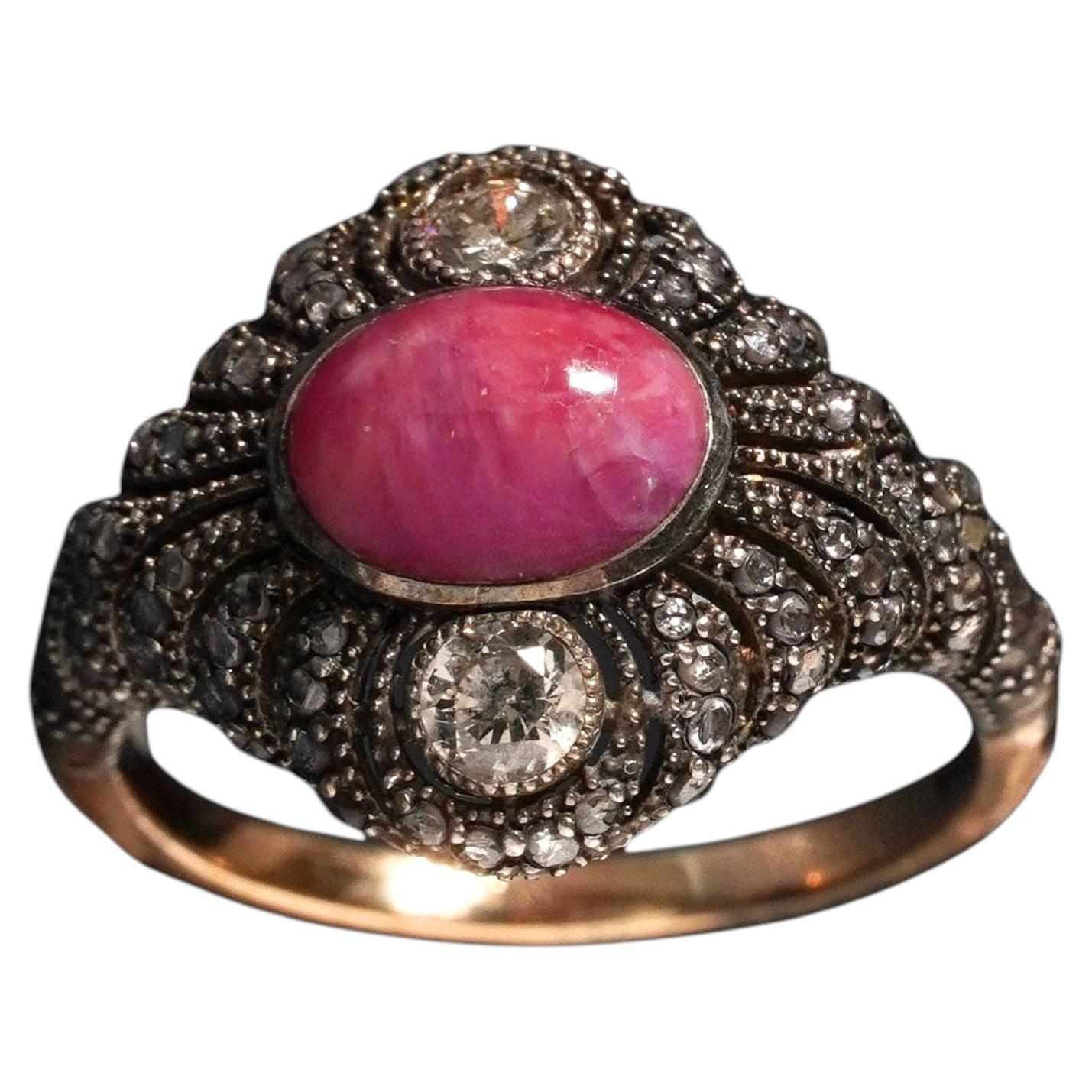 What is the difference between pavé and channel set diamonds?