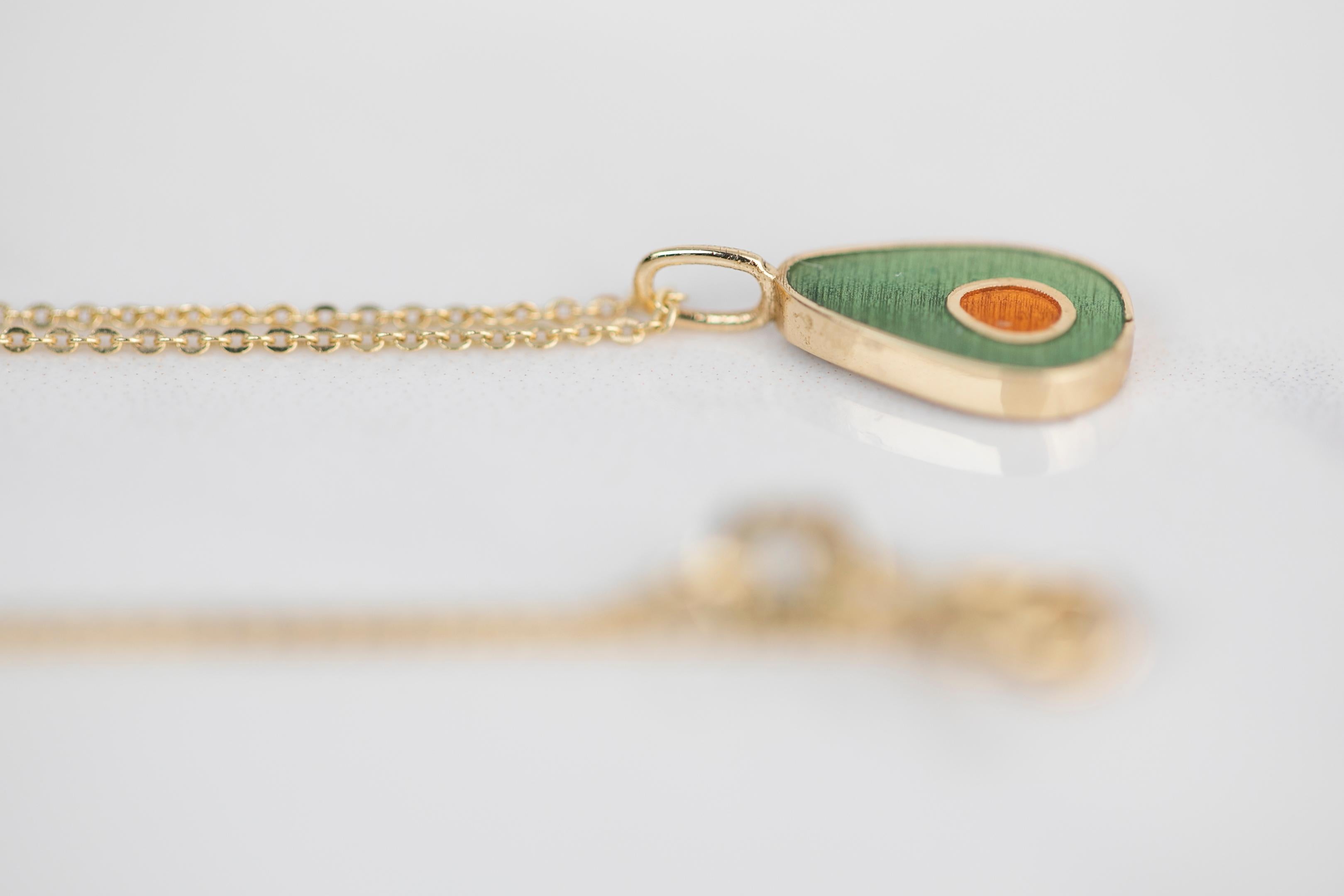 14K Gold Avocado Necklace, Enamel Fruit Necklace In New Condition For Sale In ISTANBUL, TR
