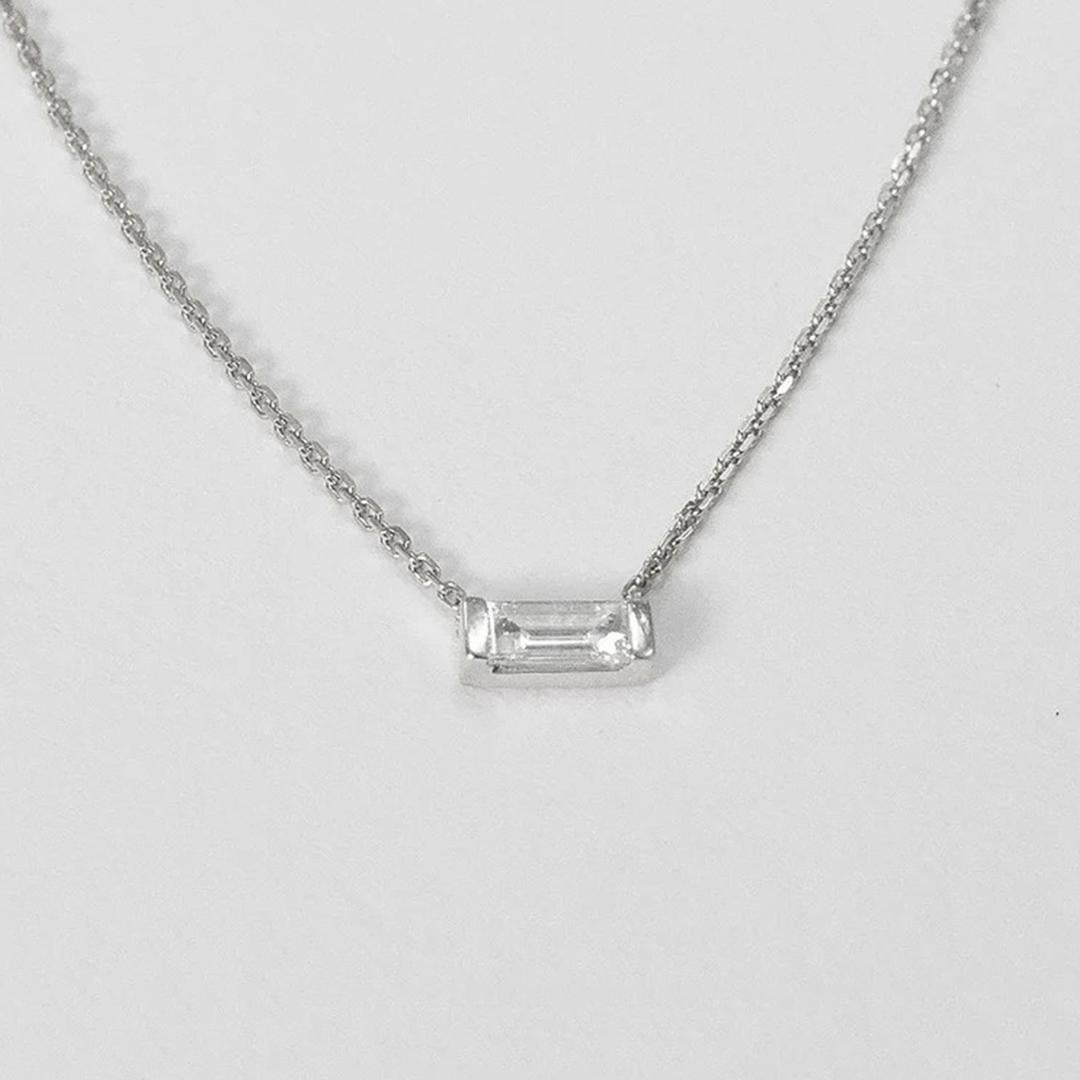 14k Gold Baguette Diamond Necklace Minimalist Diamond Necklace In New Condition For Sale In Bangkok, TH