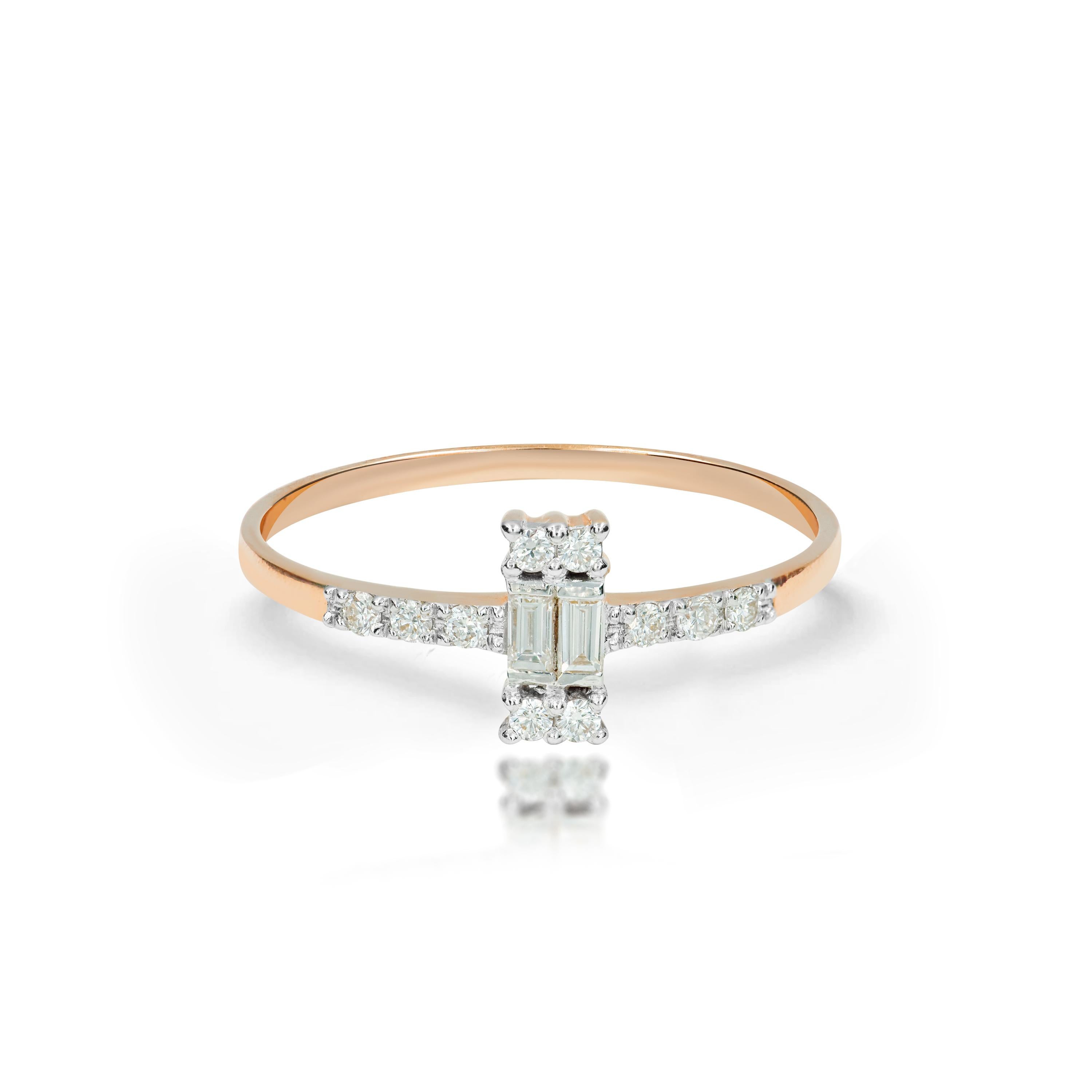 En vente :  Bague de mariage minimaliste en or 14 carats avec diamants baguettes 2