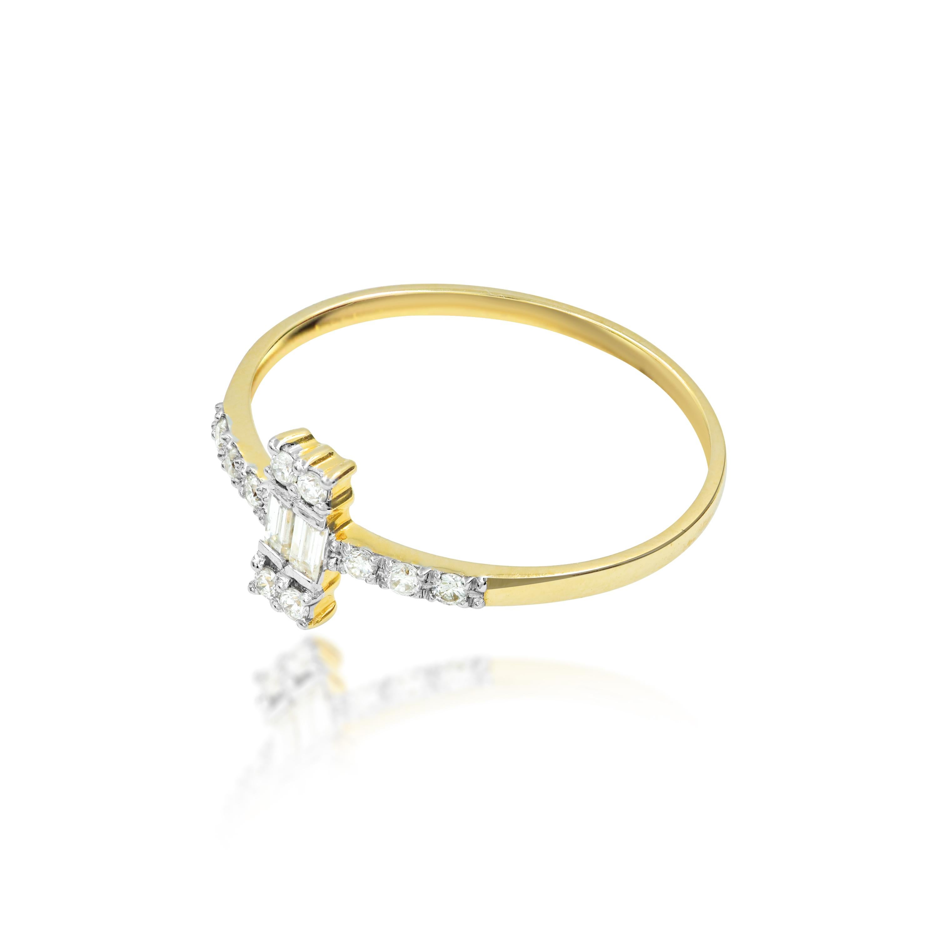 En vente :  Bague de mariage minimaliste en or 14 carats avec diamants baguettes 5