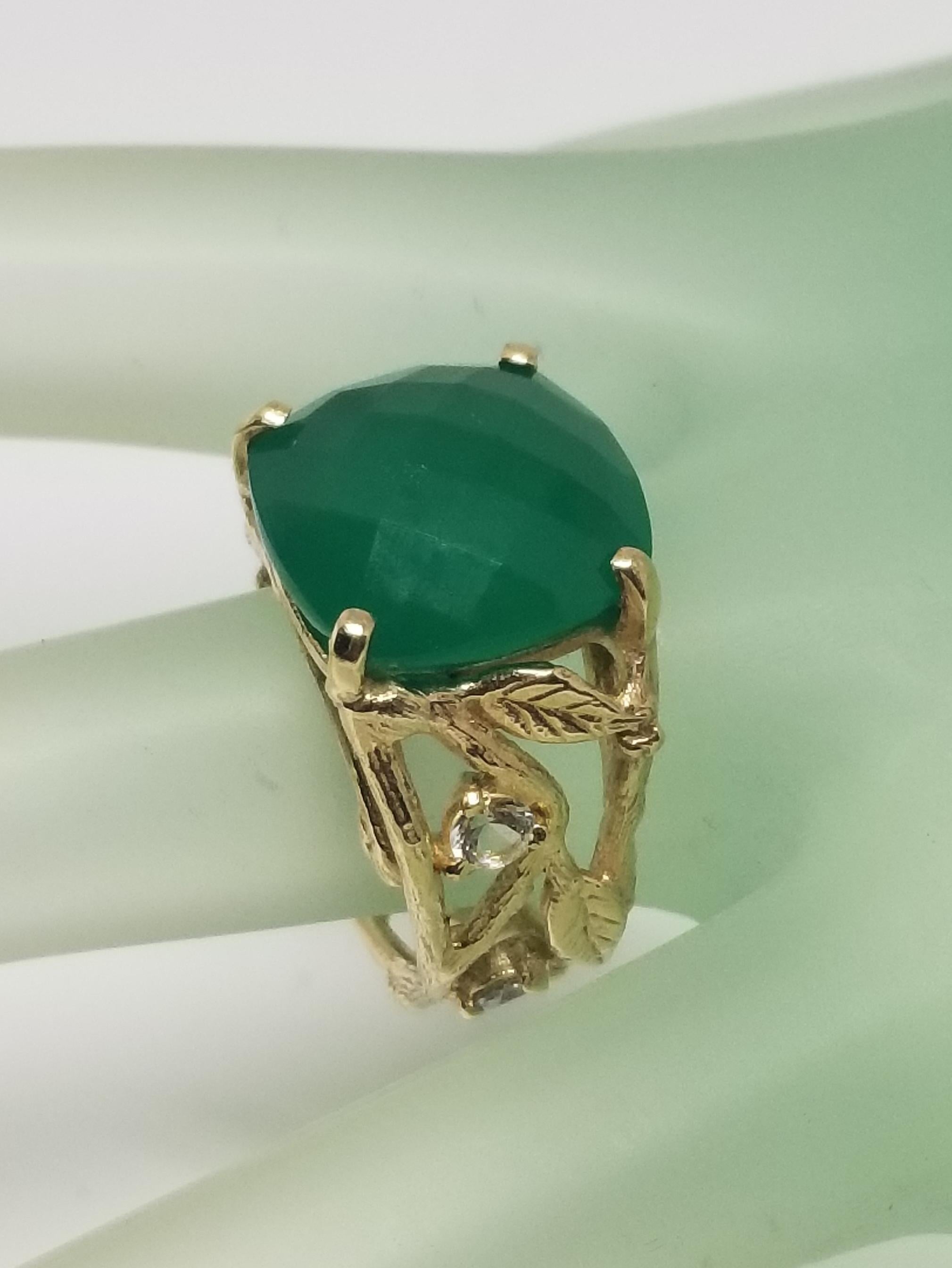 14 Karat Gold Bark Green Onyx Ring In New Condition In Los Angeles, CA