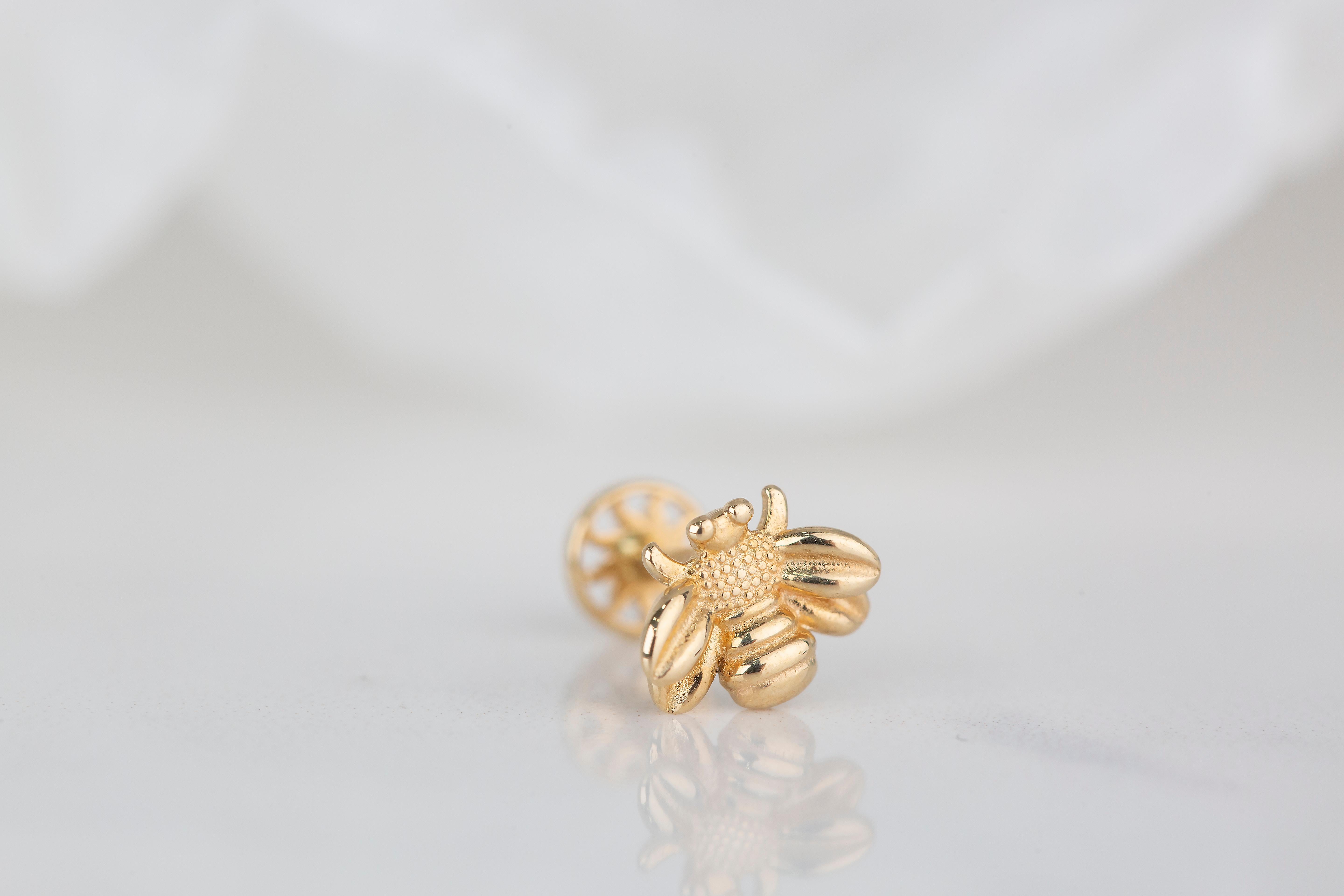 14K Gold Bee Piercing, Honeybee Gold Stud Earring In New Condition For Sale In ISTANBUL, TR