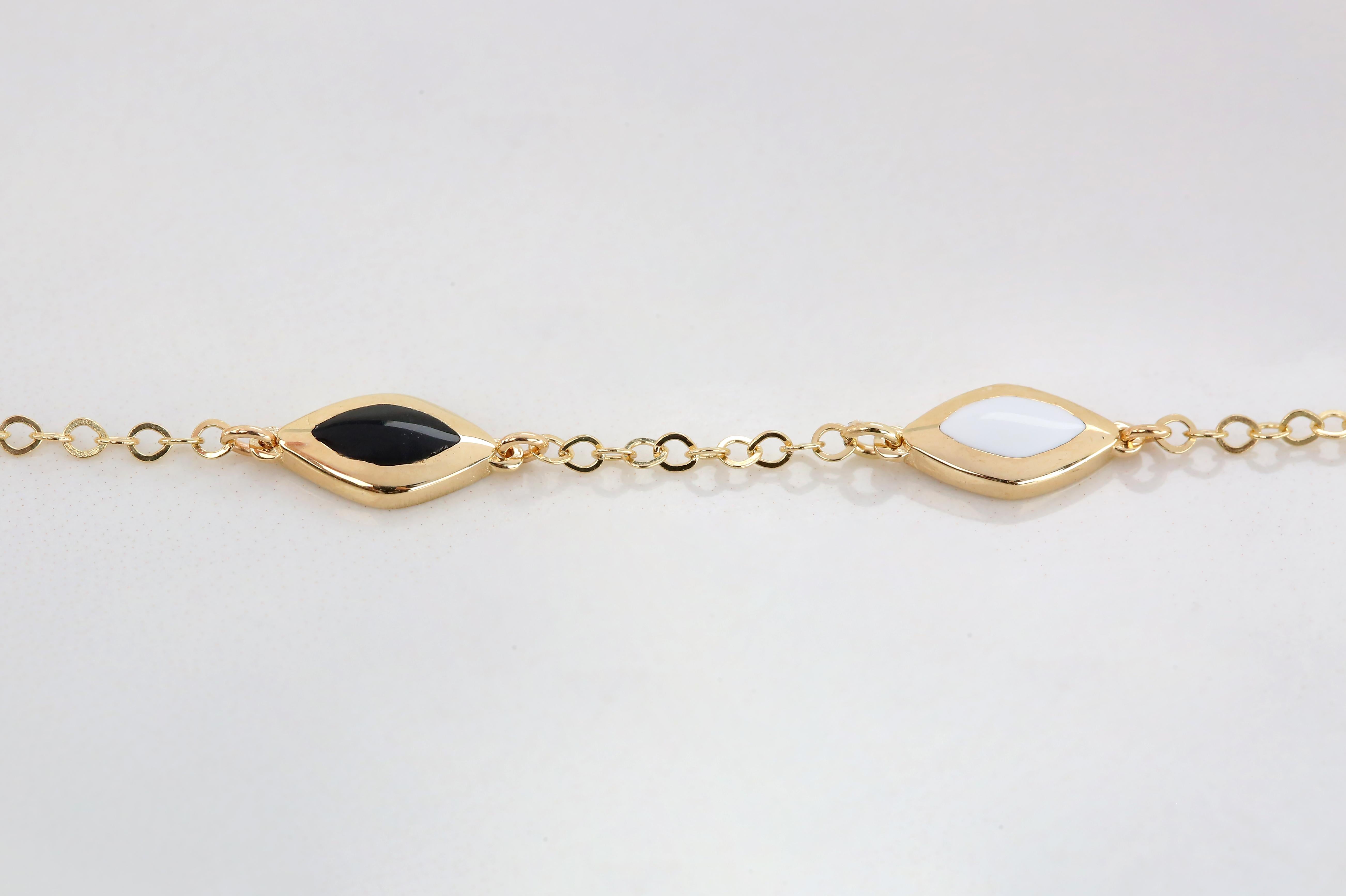 Women's 14k Gold Black and White Enameled Oval Shaped Charm Dainty Bracelet For Sale