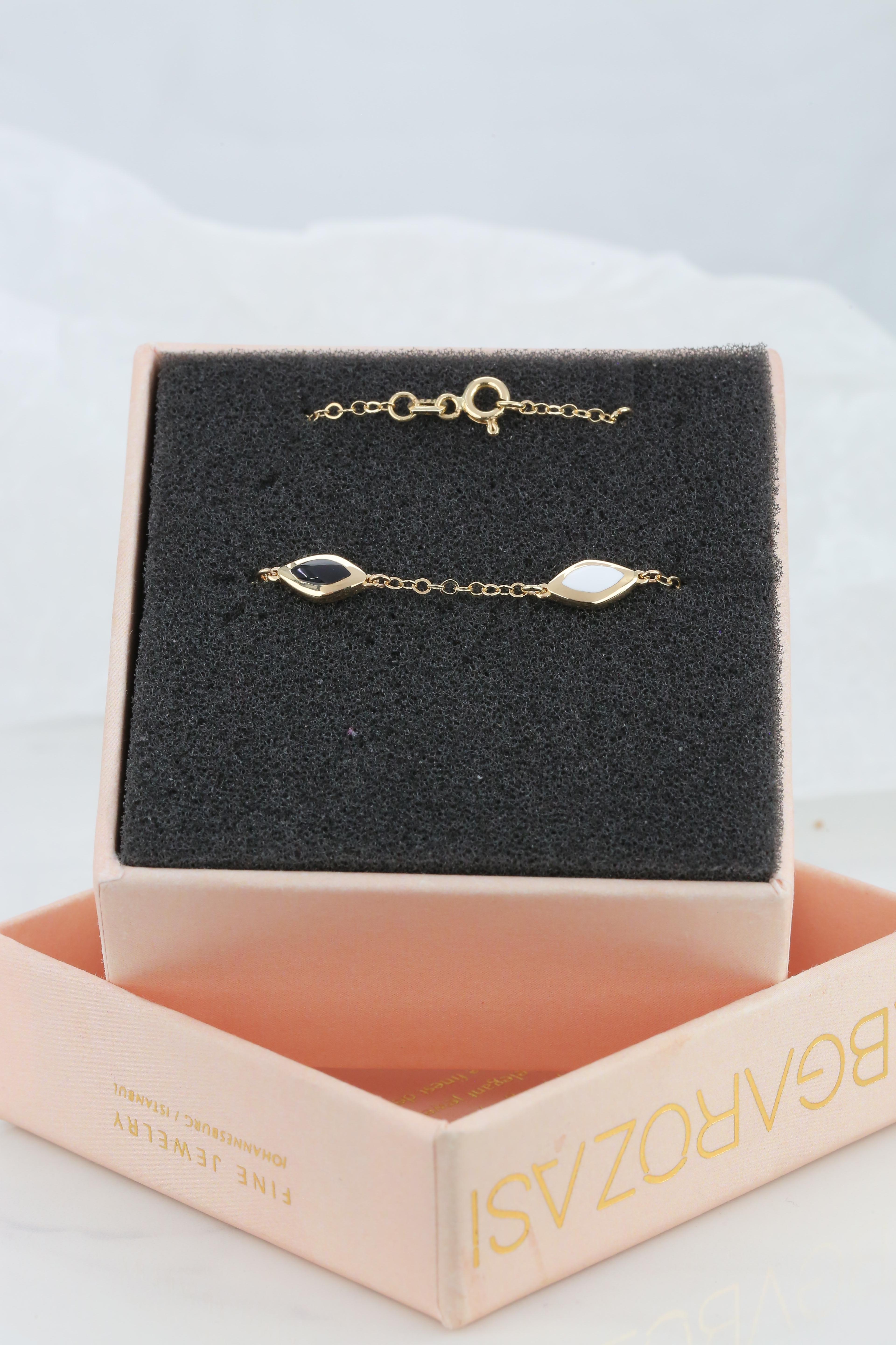 14k Gold Black and White Enameled Oval Shaped Charm Dainty Bracelet For Sale 4