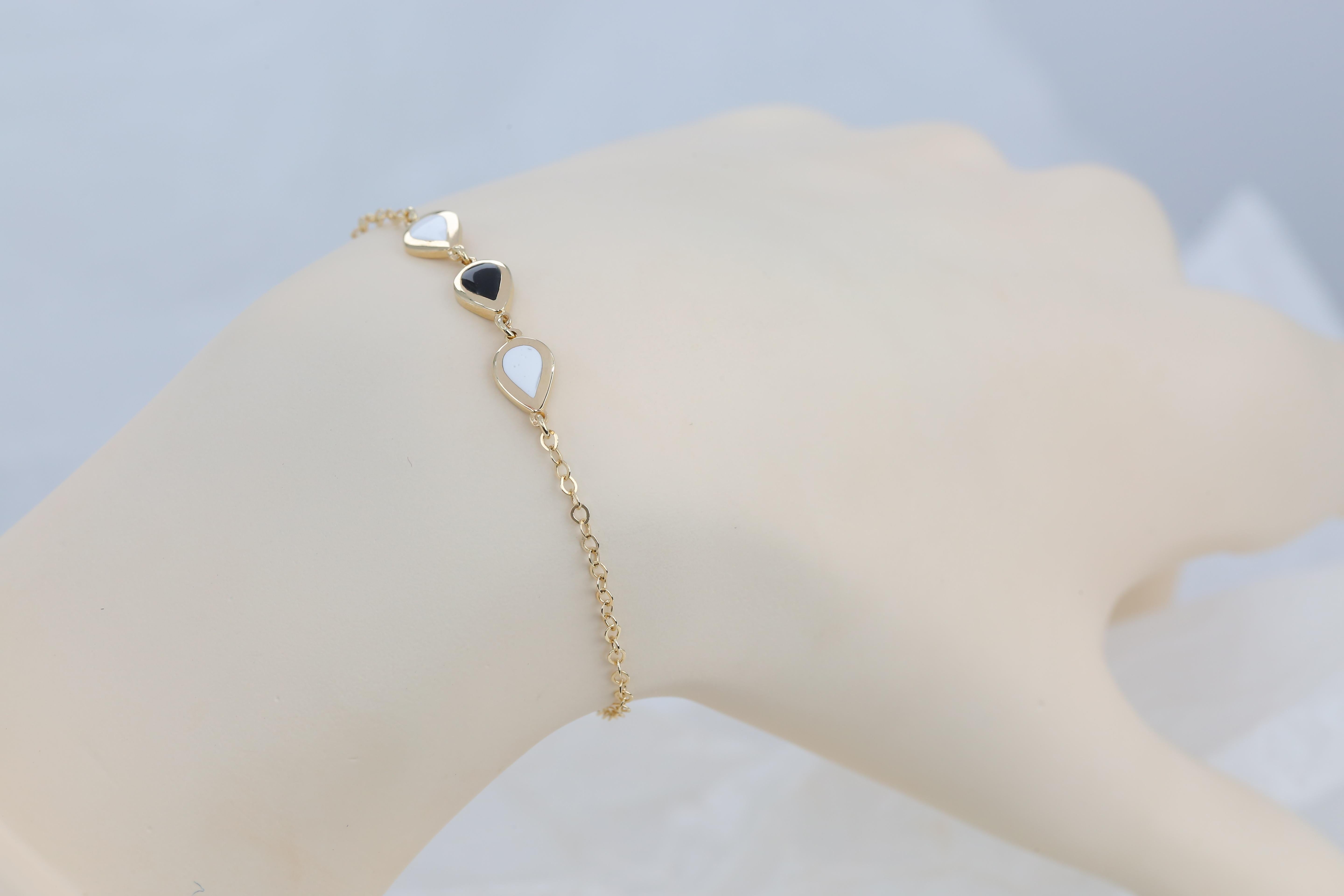 14K Gold Black and White Enameled Pear Shaped Charm Dainty Bracelet For Sale 5
