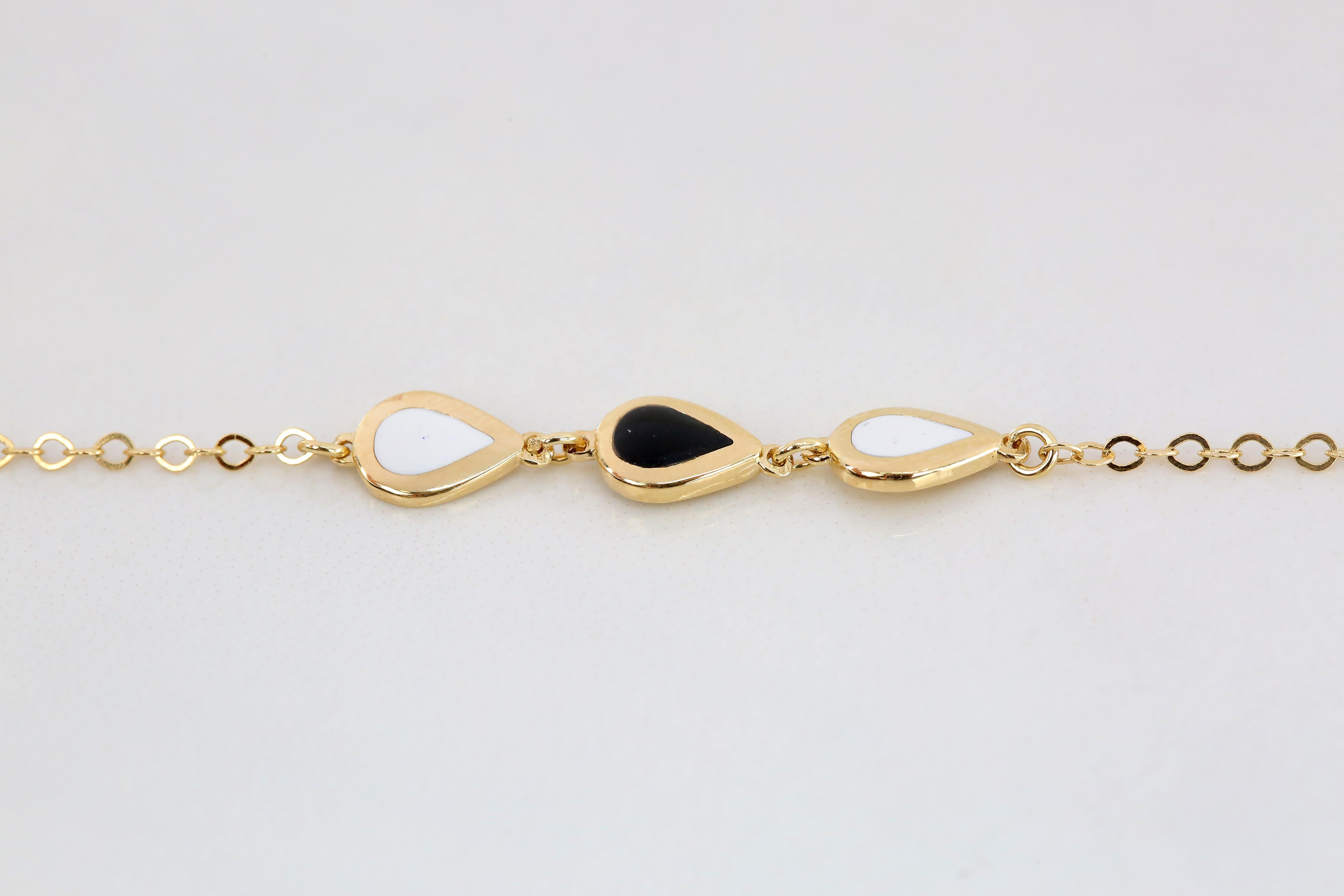14K Gold Black and White Enameled Pear Shaped Charm Dainty Bracelet For Sale 1