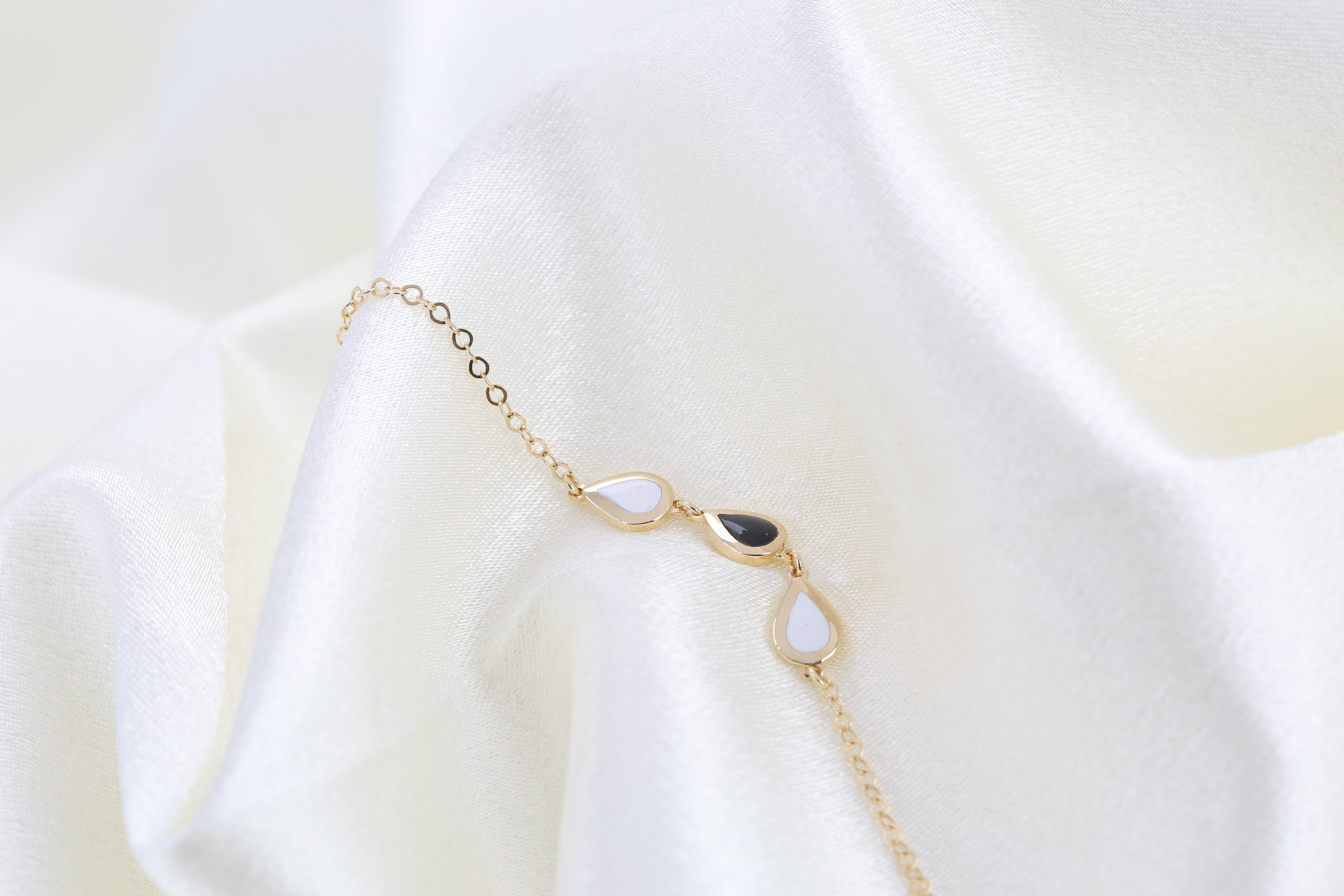 14K Gold Black and White Enameled Pear Shaped Charm Dainty Bracelet For Sale 4