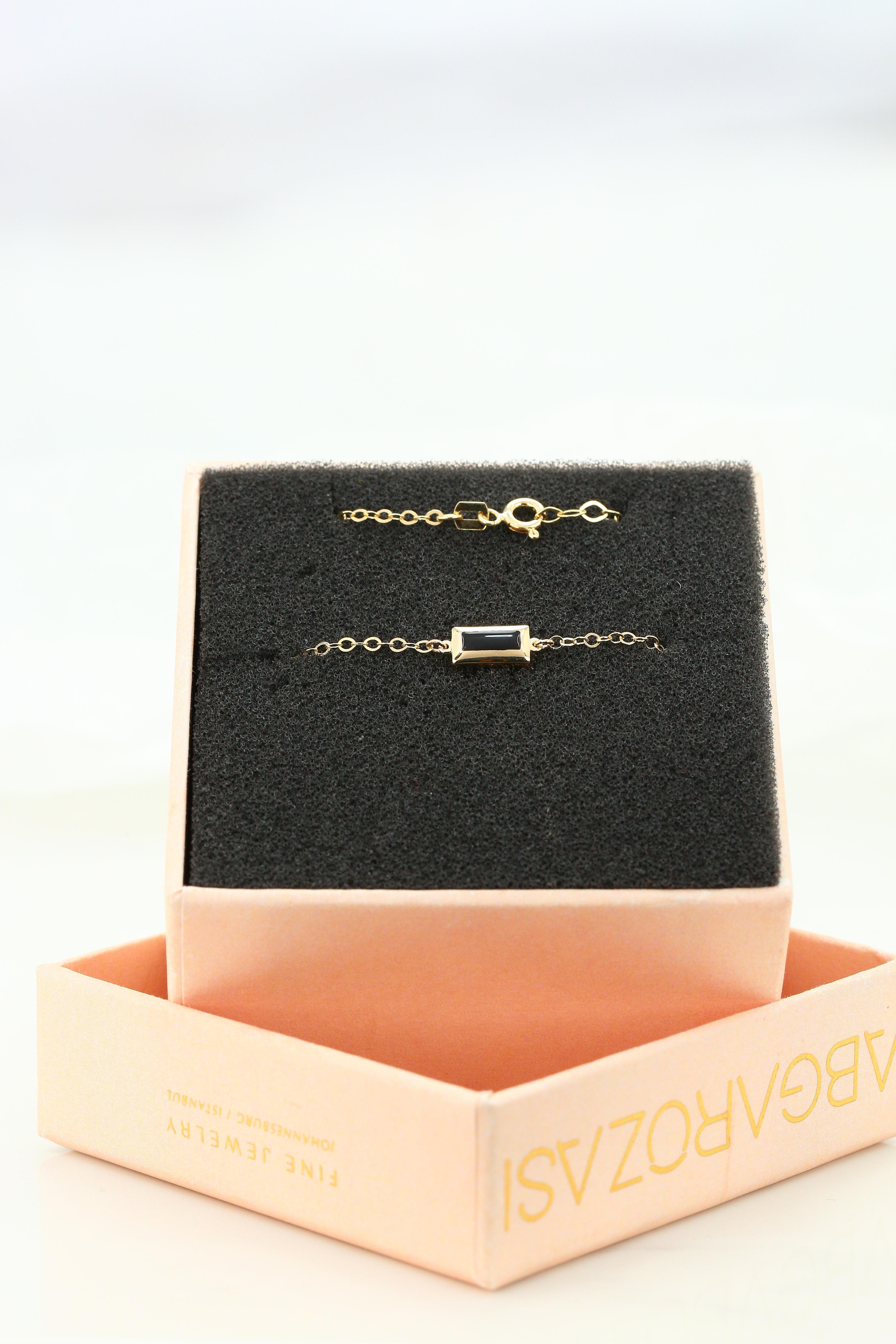 14k gold dainty bracelet