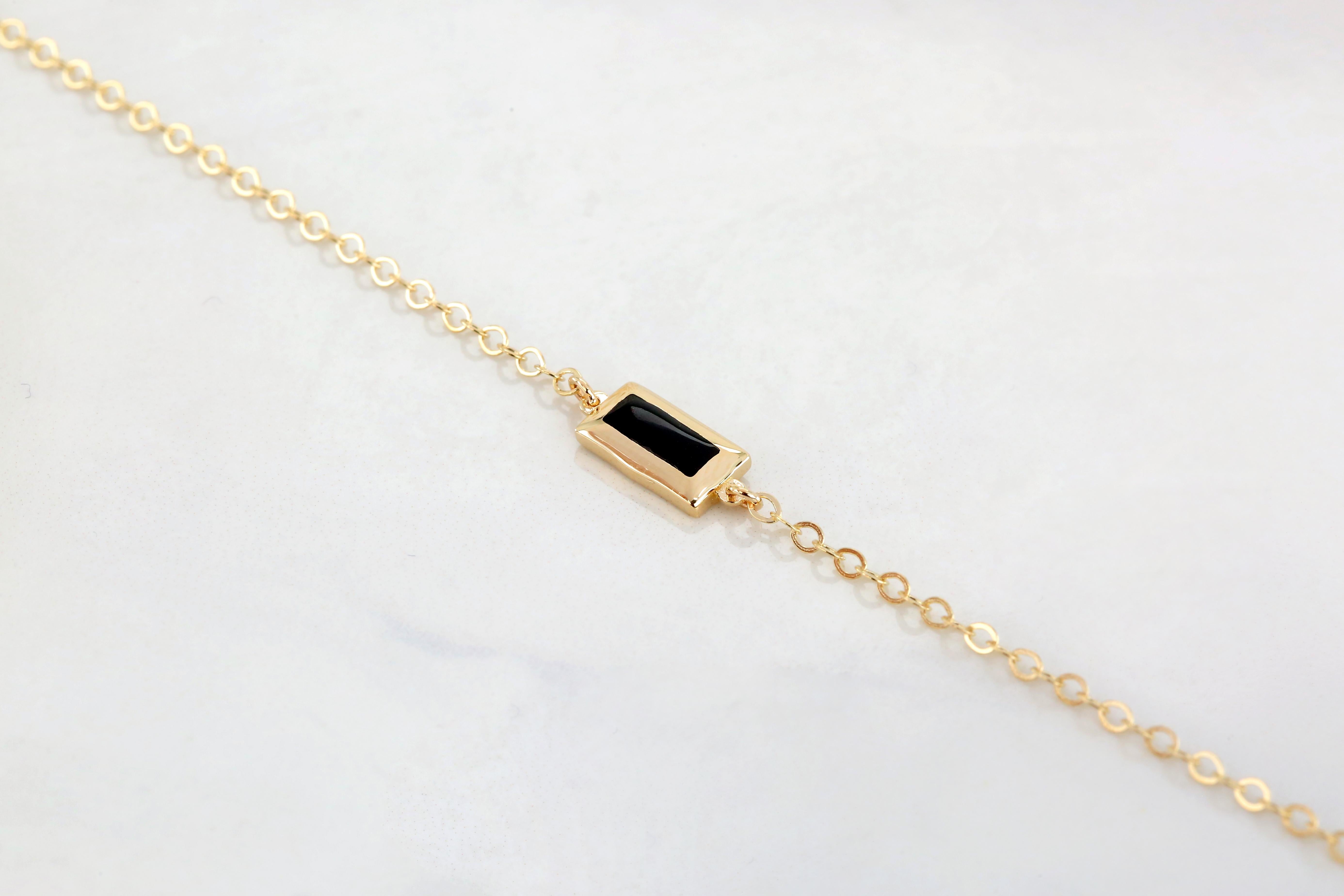 14K Gold Black Enameled Rectangle Shaped Charm Dainty Bracelet In New Condition For Sale In ISTANBUL, TR