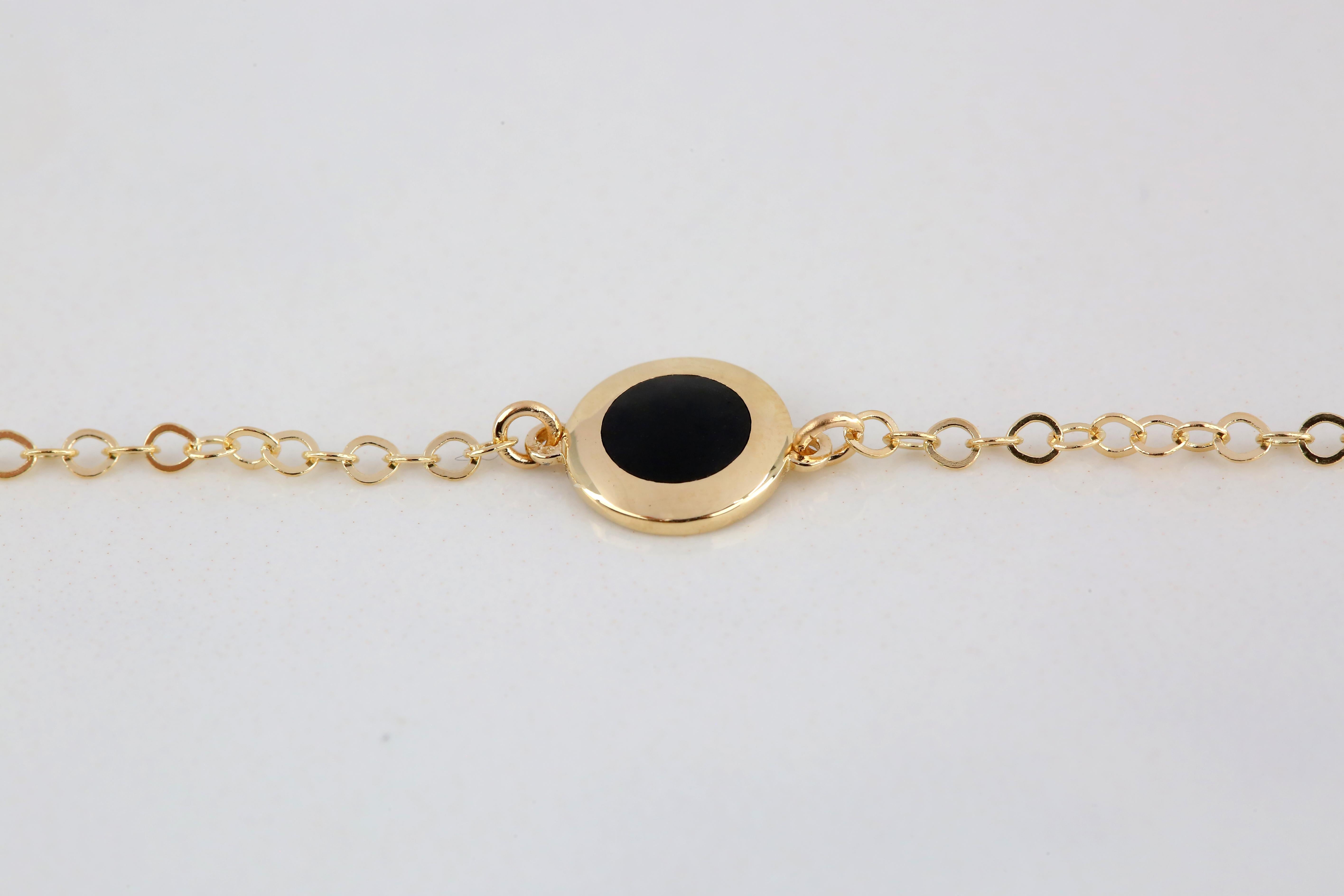 14K Gold Black Enameled Round Shaped Charm Dainty Bracelet In New Condition For Sale In ISTANBUL, TR