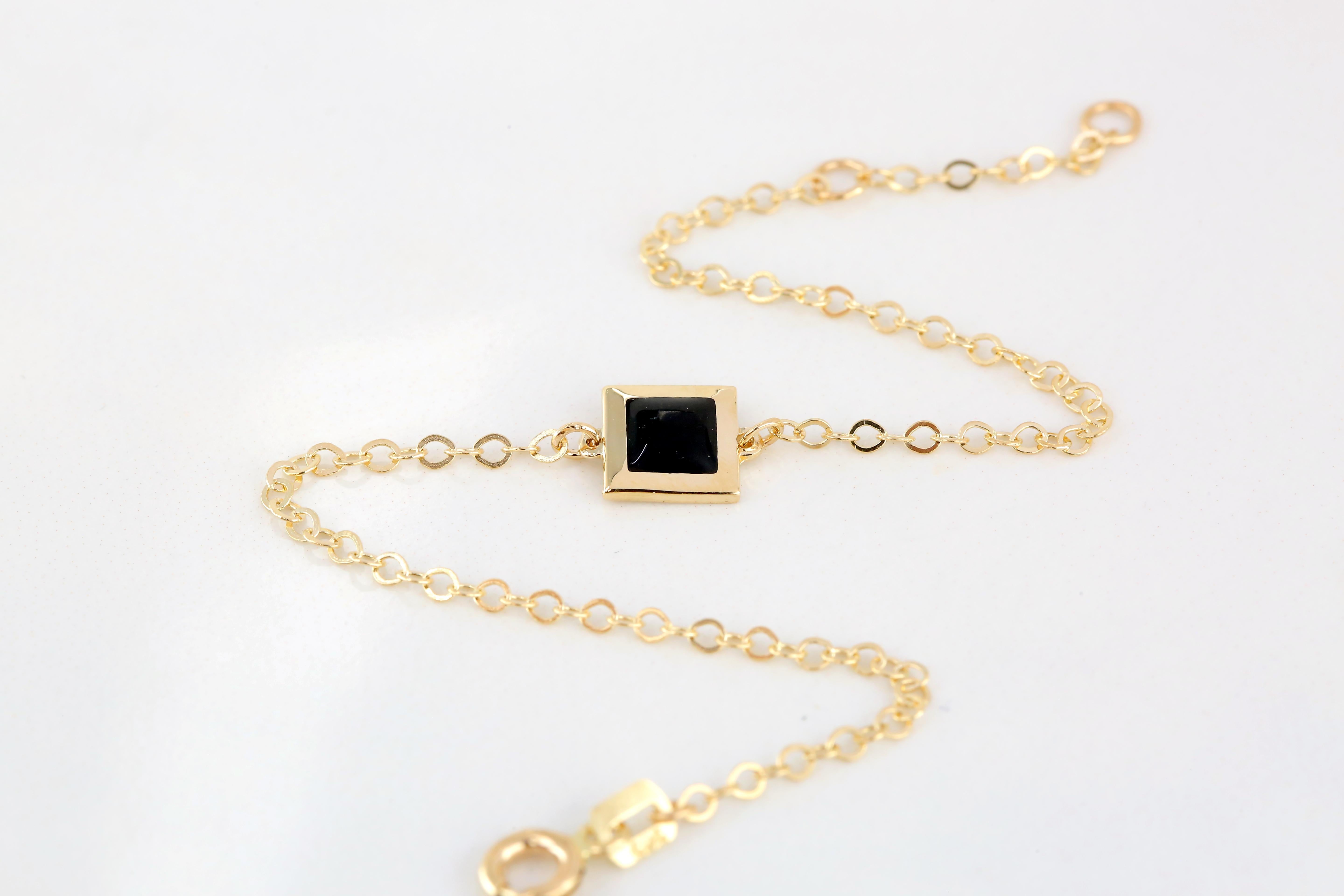 14K Gold Black Enameled Square Shaped Charm Dainty Bracelet In New Condition For Sale In ISTANBUL, TR