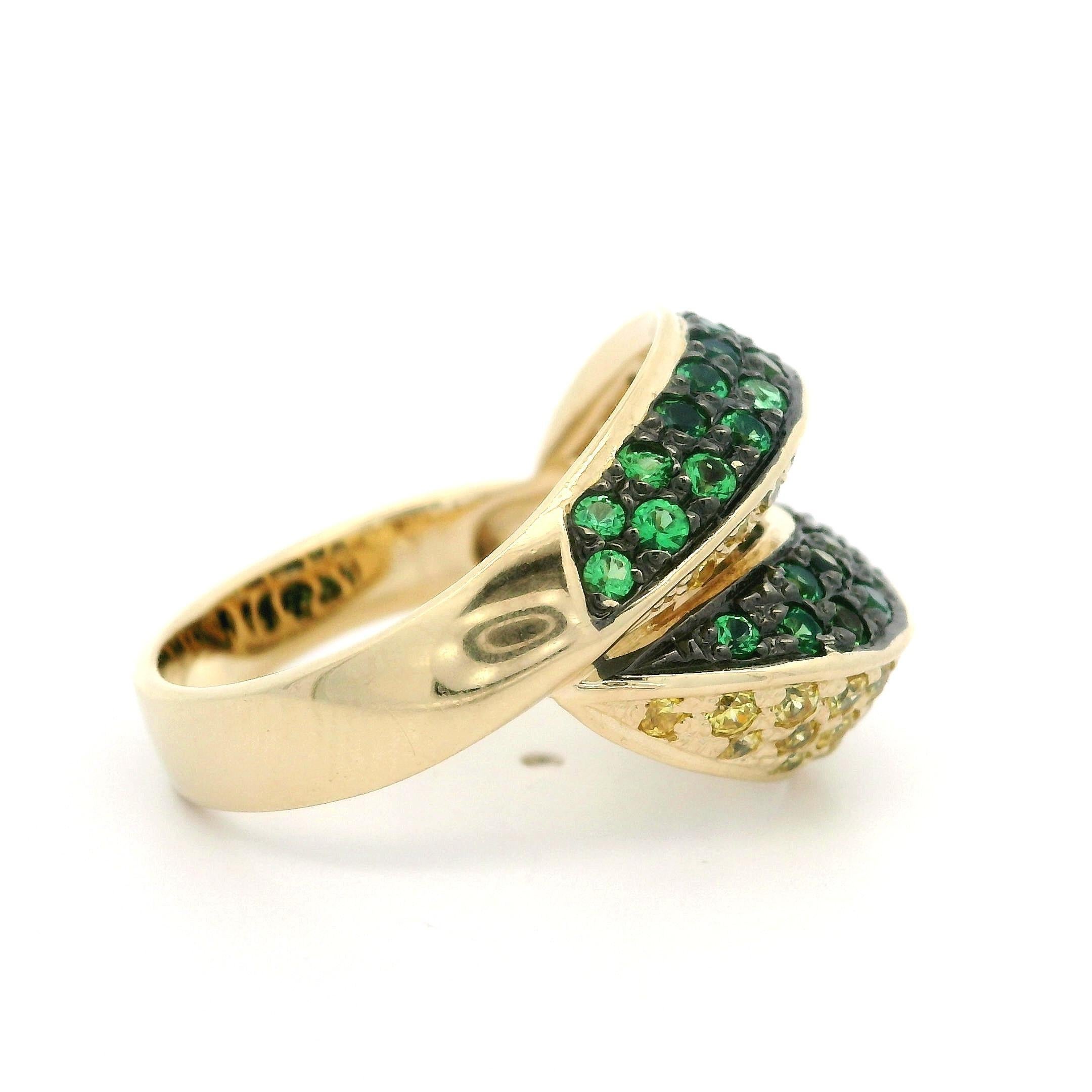 Anello a fascia con serpente bypass in oro 14k e rodio nero con zaffiro tsavorite in vendita 1