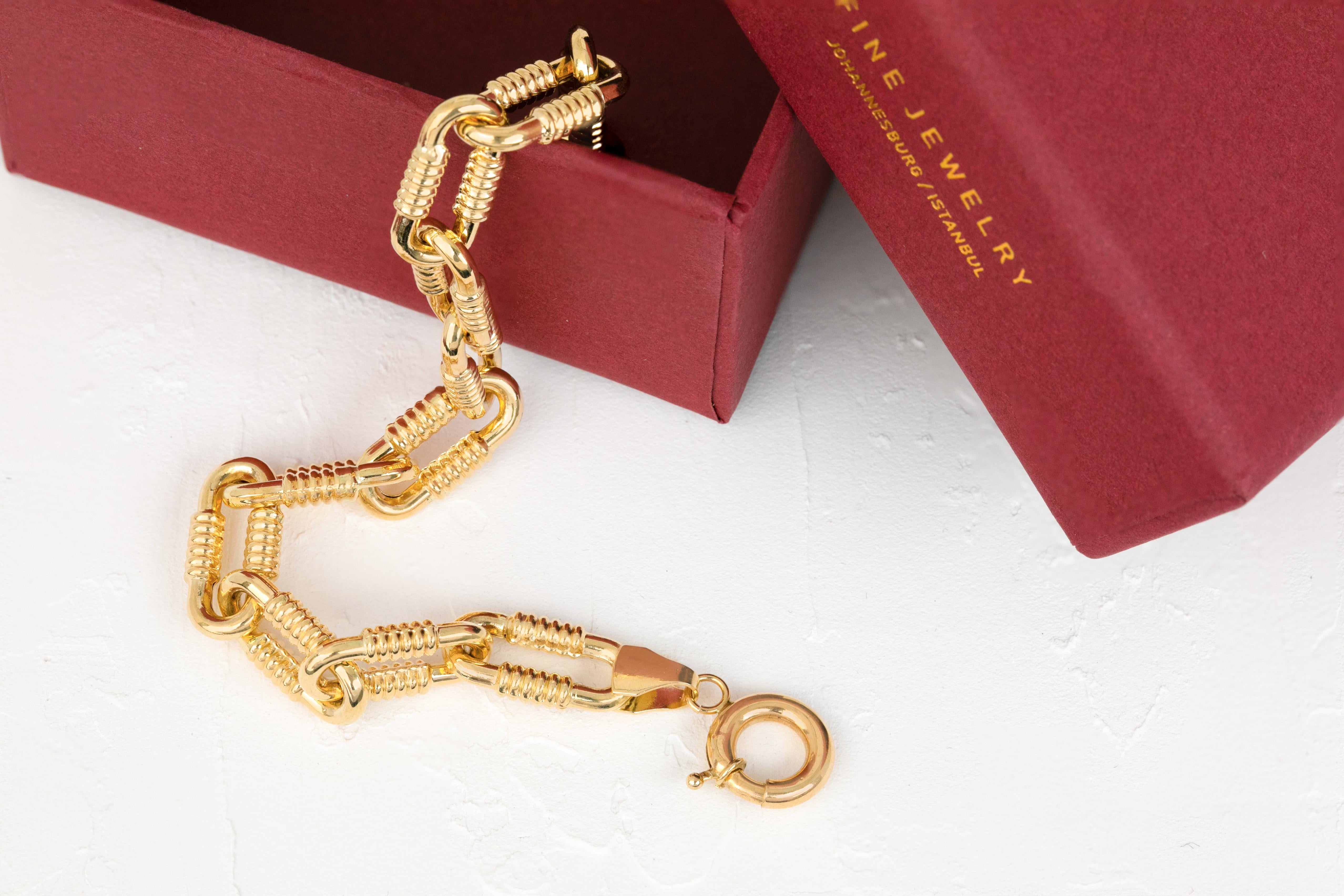 Women's 14k Gold Bracelet Patterned Paperclip Chain Model Bracelet For Sale