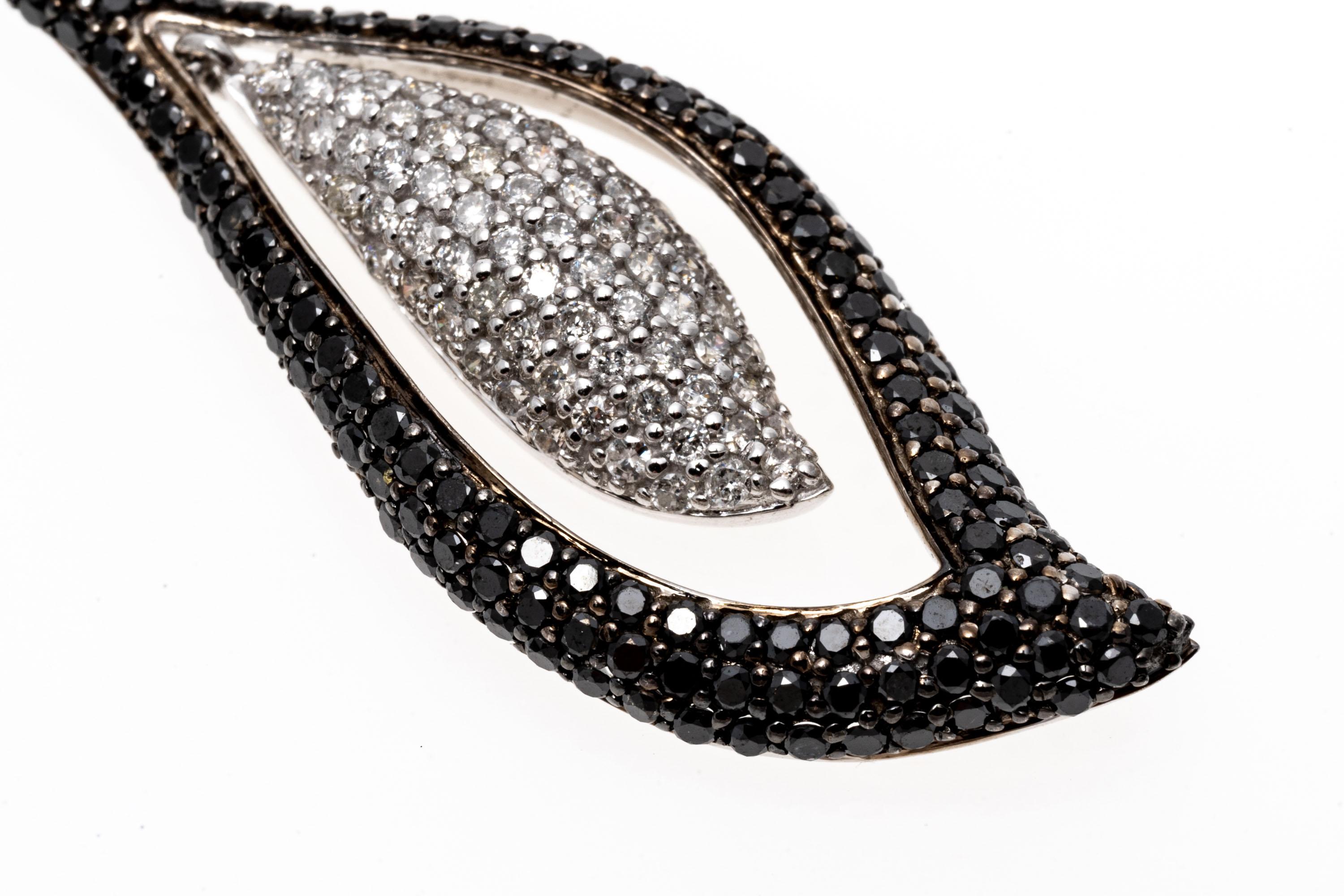 Taille ronde Boucles d'oreilles feuille en or 14K, diamant noir et blanc brillant, App. 2,90 TCW en vente