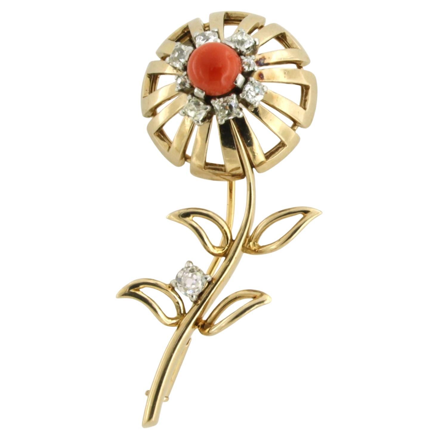 Broche en or 14k en forme de fleur avec corail et diamants taille ancienne 1.60ct