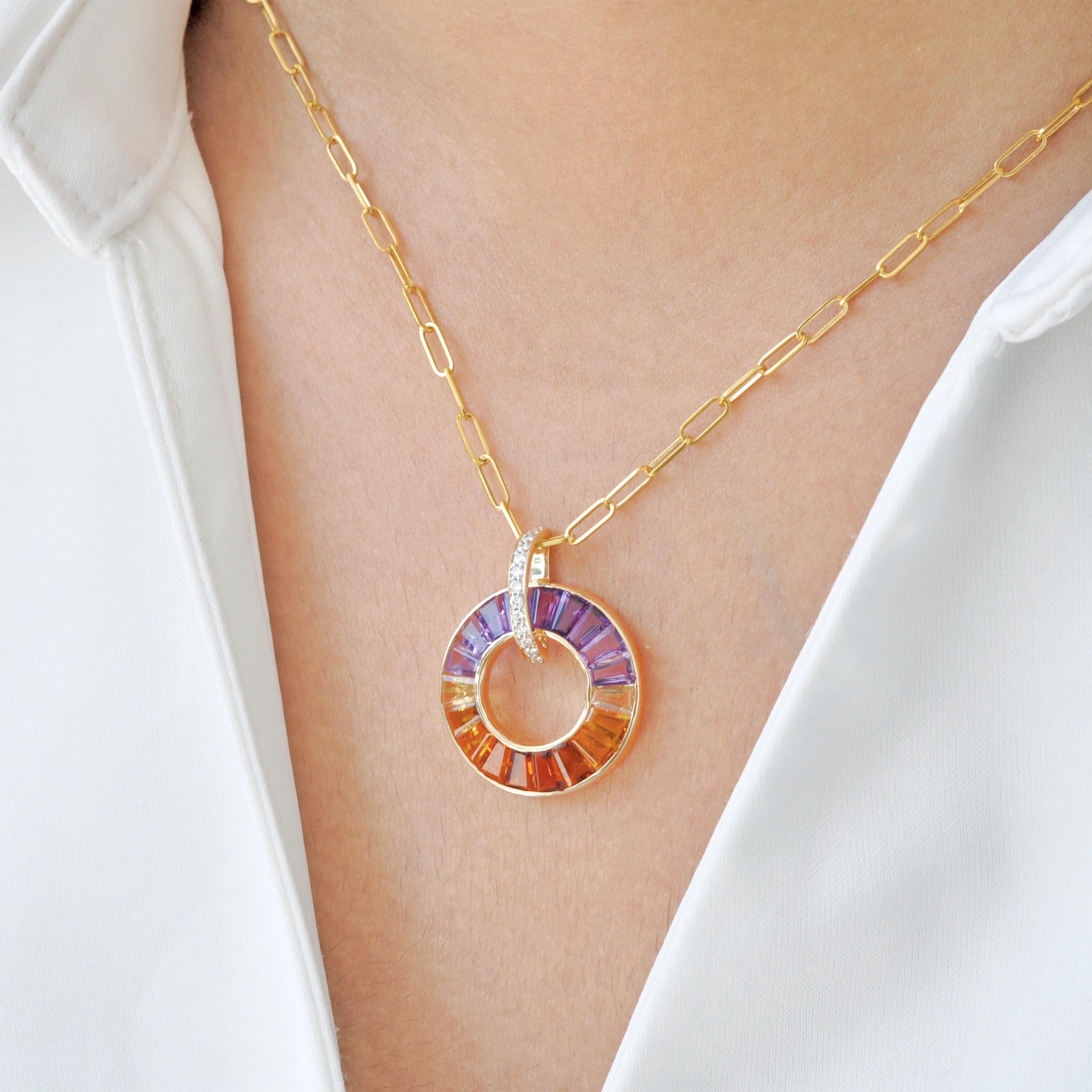 Collana con ciondolo in oro 14K con gemme ametrine taglio baguette e incastro a canale in vendita 7