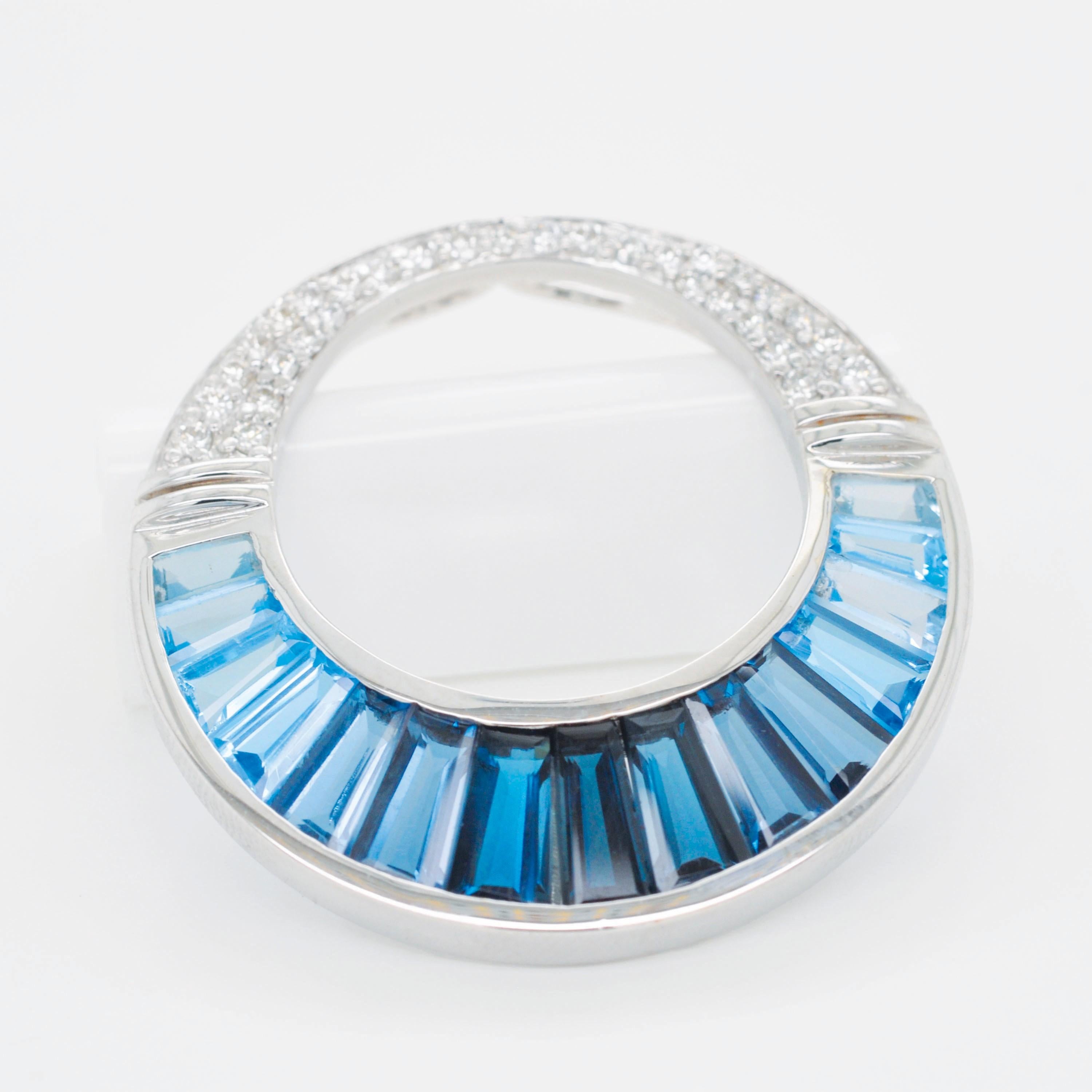 14K Gold Calibre Cut Gradient Blue Topaz Baguette Diamond Pendant Brooch im Angebot 2