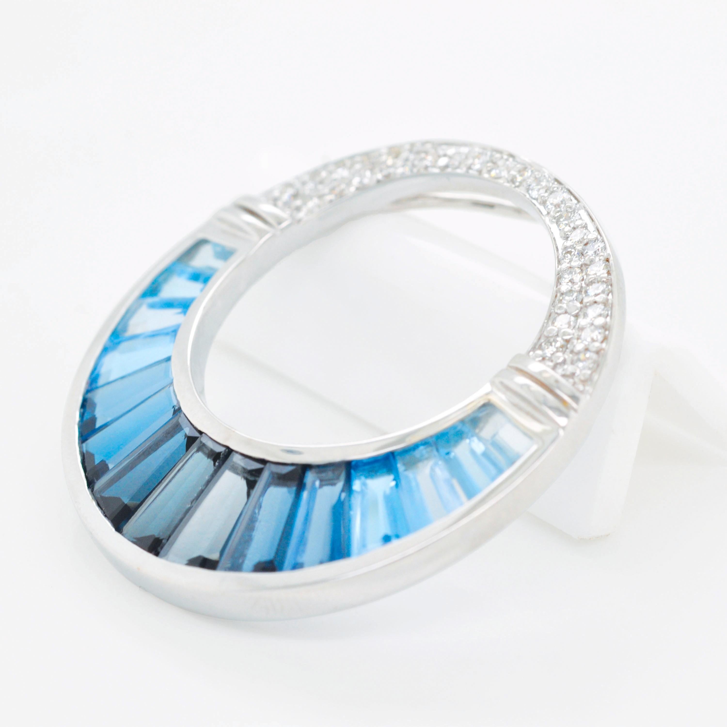 14K Gold Calibre Cut Gradient Blue Topaz Baguette Diamond Pendant Brooch im Angebot 3
