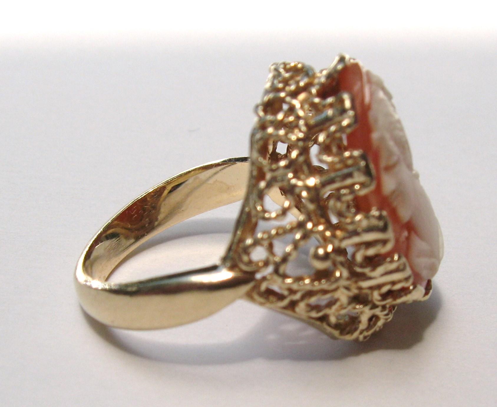 14 Karat Gold Cameo Ring For Sale 2