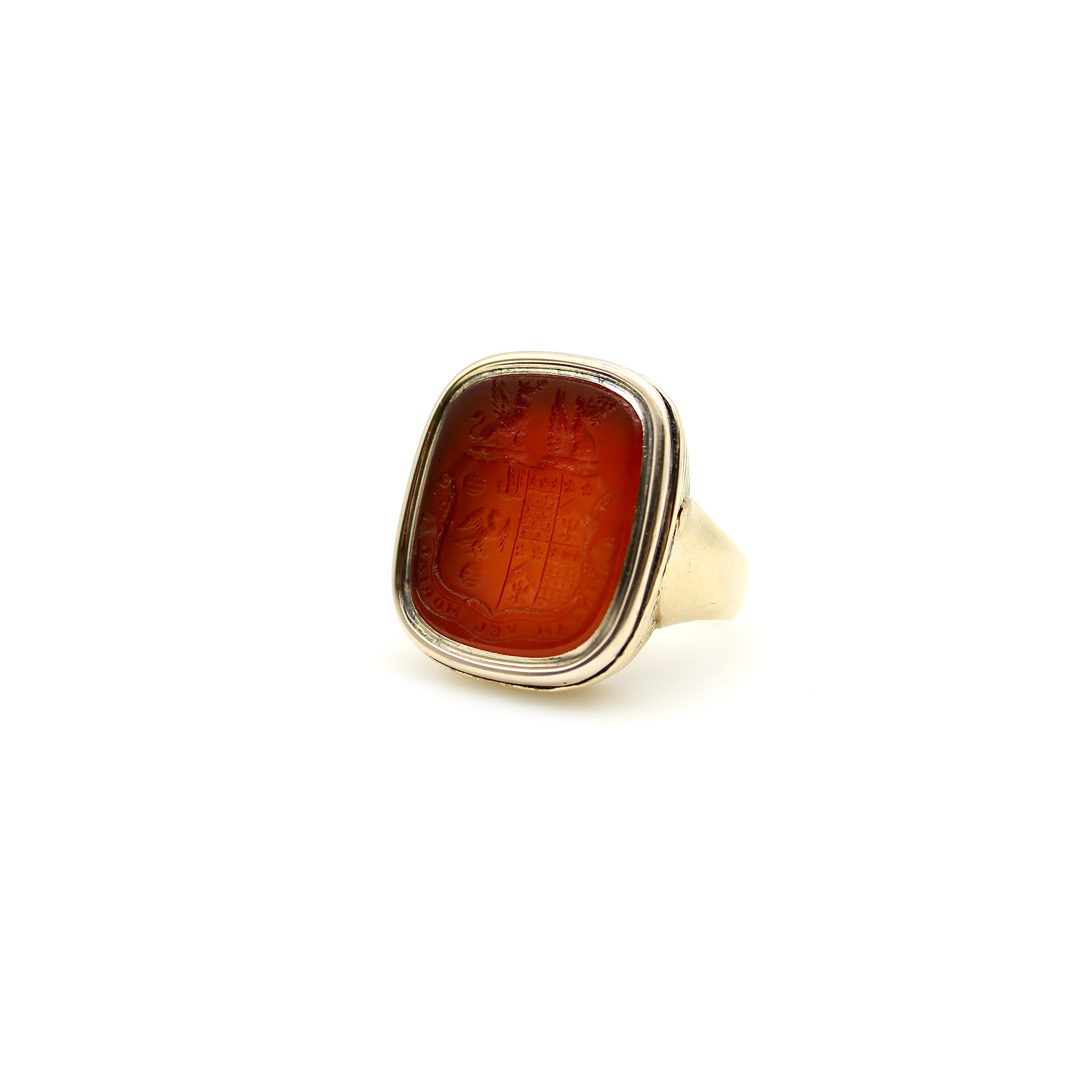14K Gold Carnelian Intaglio Signet Ring M’Dowall Family Crest  In Good Condition In Venice, CA