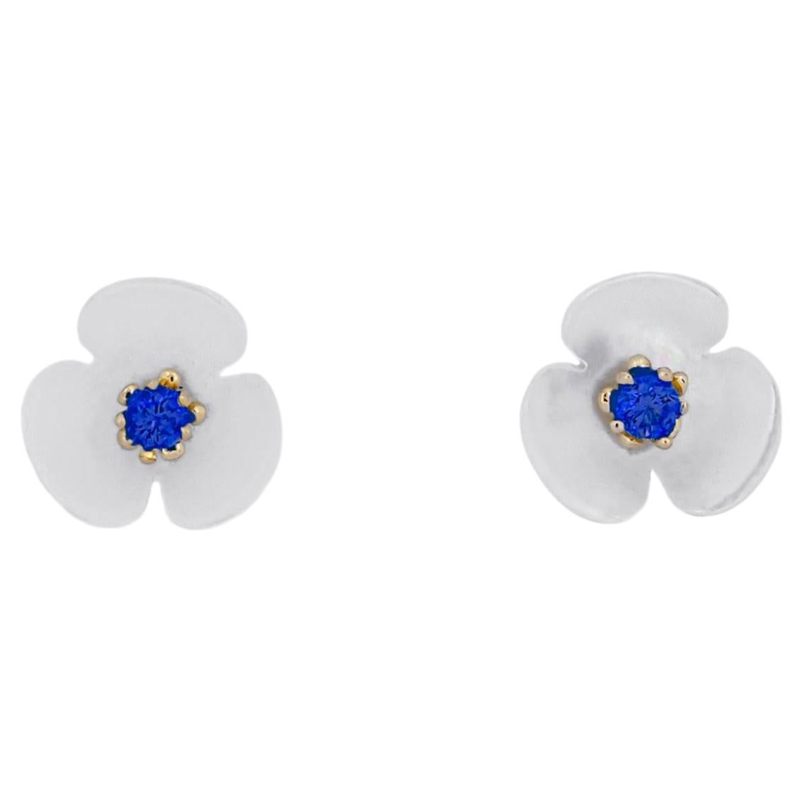 14k gold carved flower earrings studs.