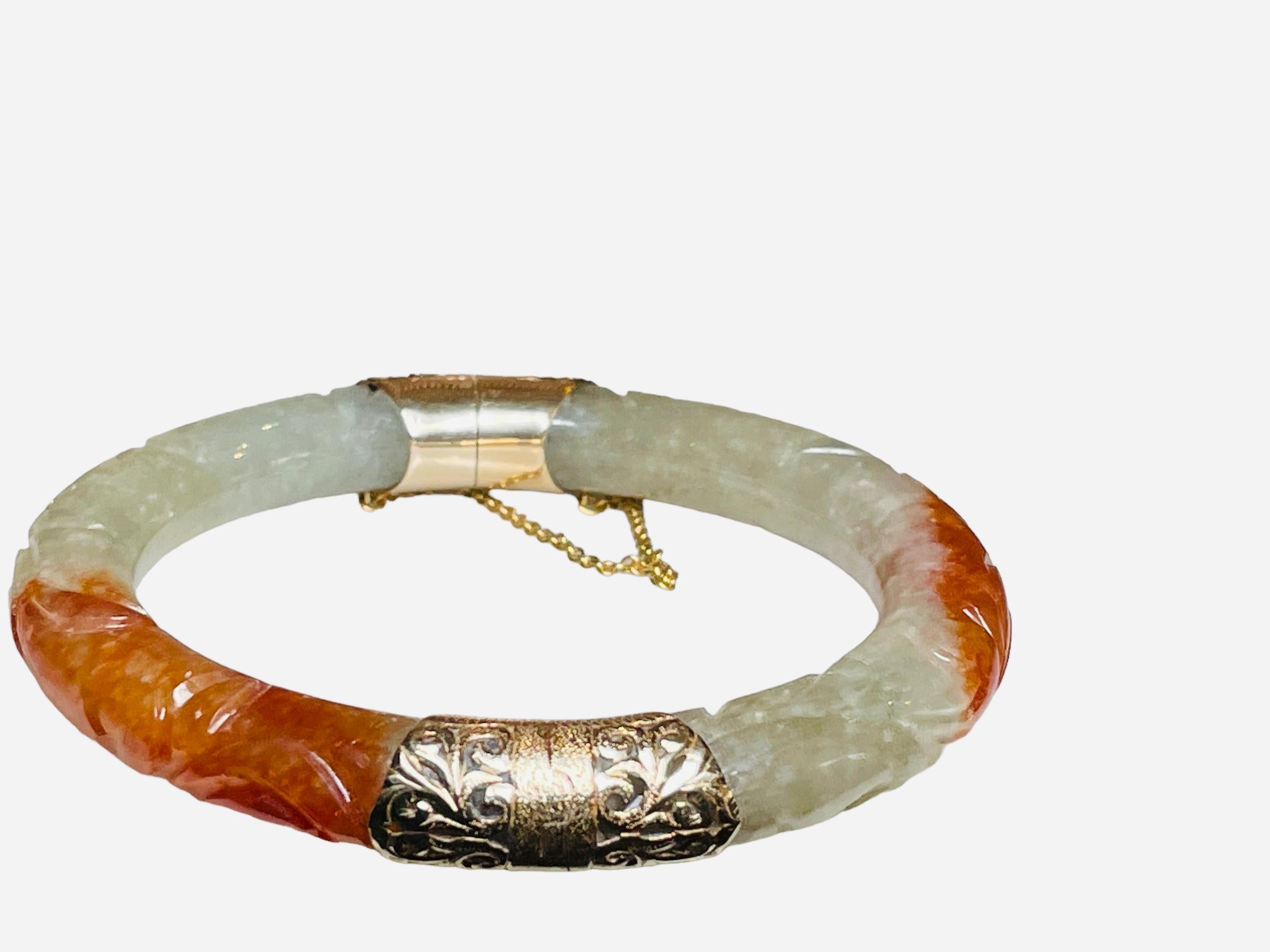 Bracciale di giadeite intagliata in oro 14K in vendita 7
