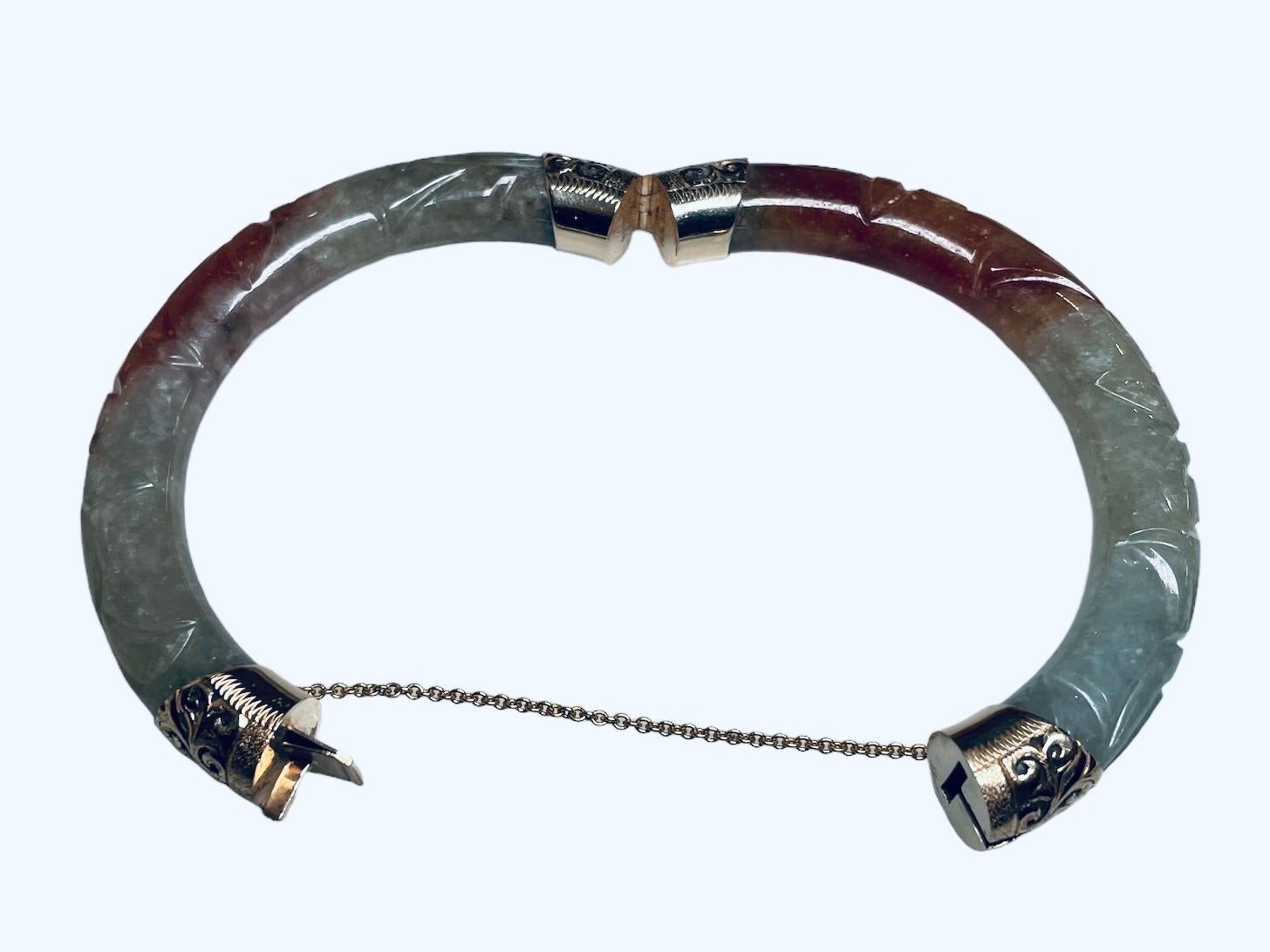 Donna Bracciale di giadeite intagliata in oro 14K in vendita